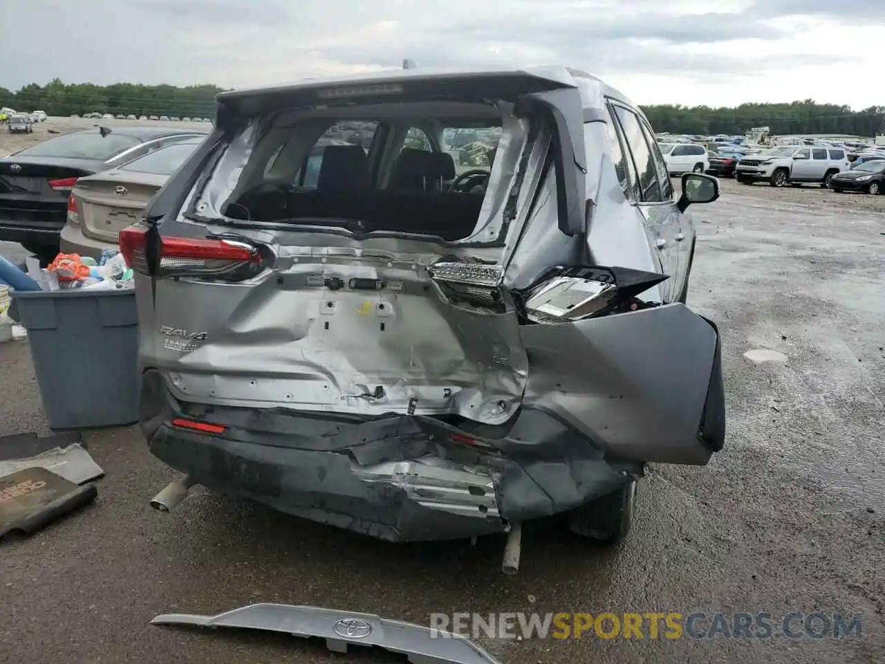 9 Photograph of a damaged car JTMK1RFV7KD011585 TOYOTA RAV4 2019