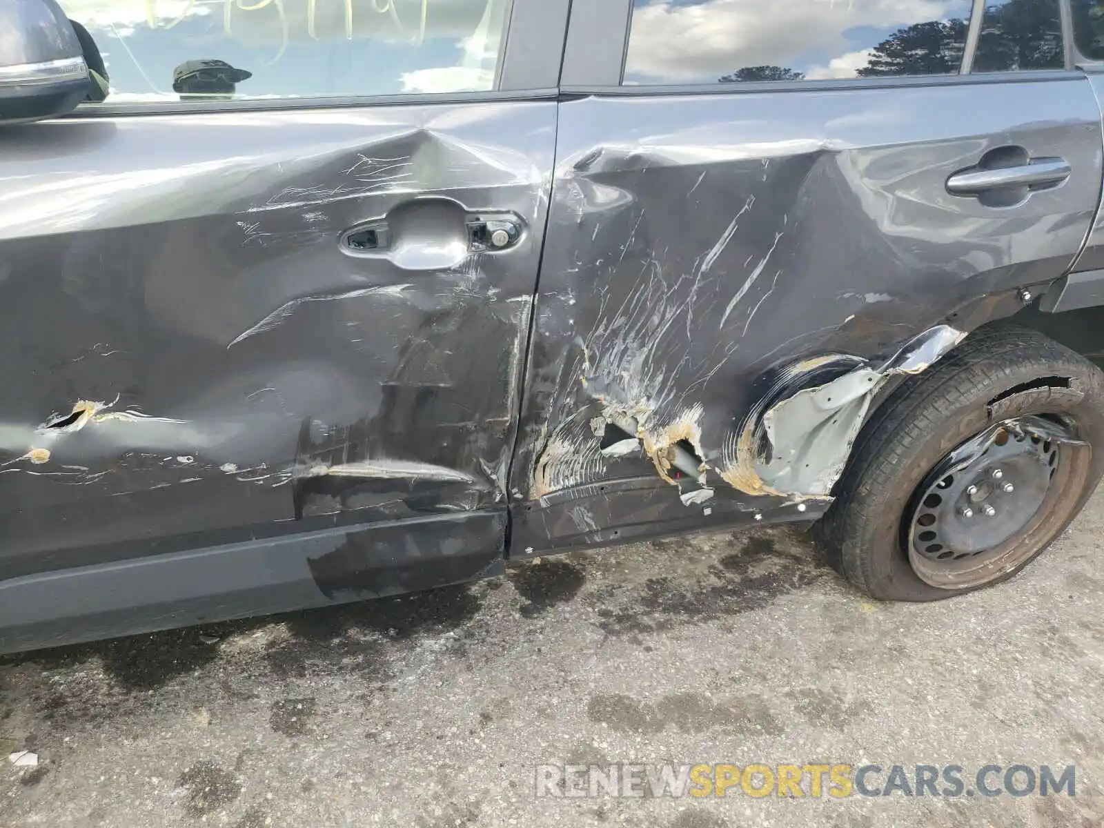 9 Photograph of a damaged car JTMK1RFV7KJ005044 TOYOTA RAV4 2019