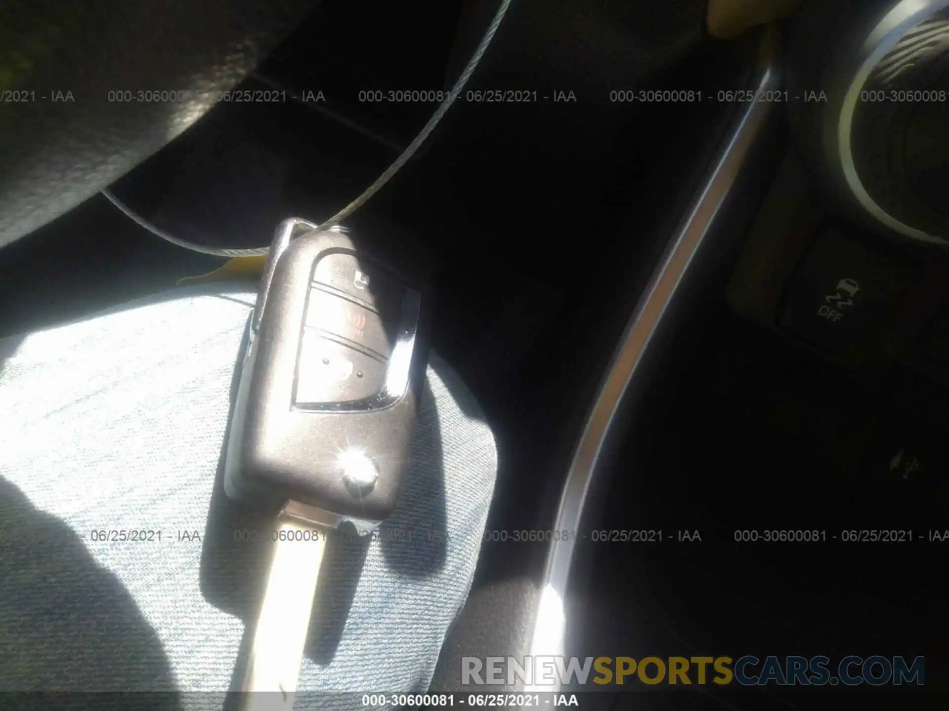 11 Photograph of a damaged car JTMK1RFV8KJ006719 TOYOTA RAV4 2019