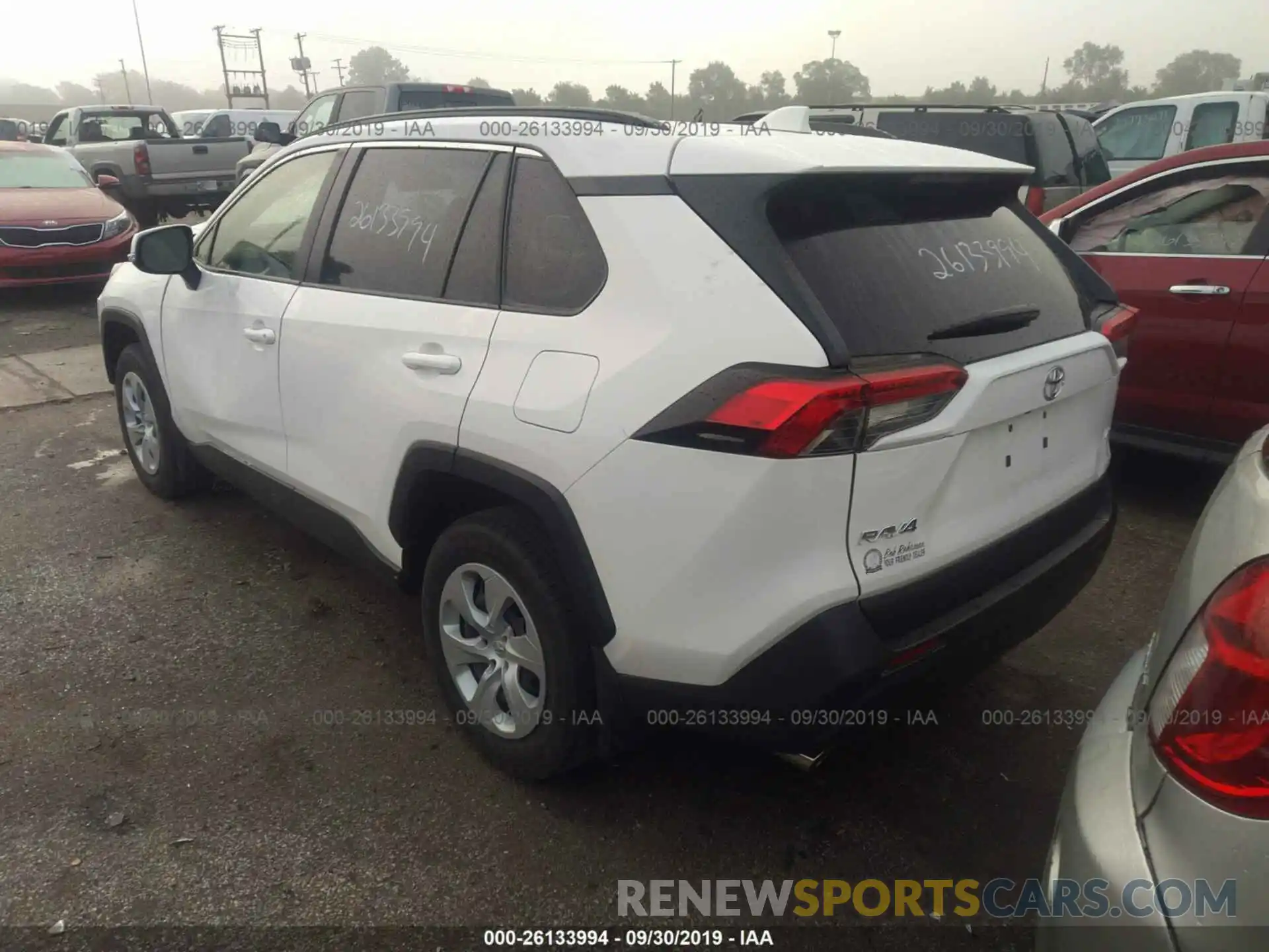 3 Фотография поврежденного автомобиля JTMK1RFV9KD017646 TOYOTA RAV4 2019