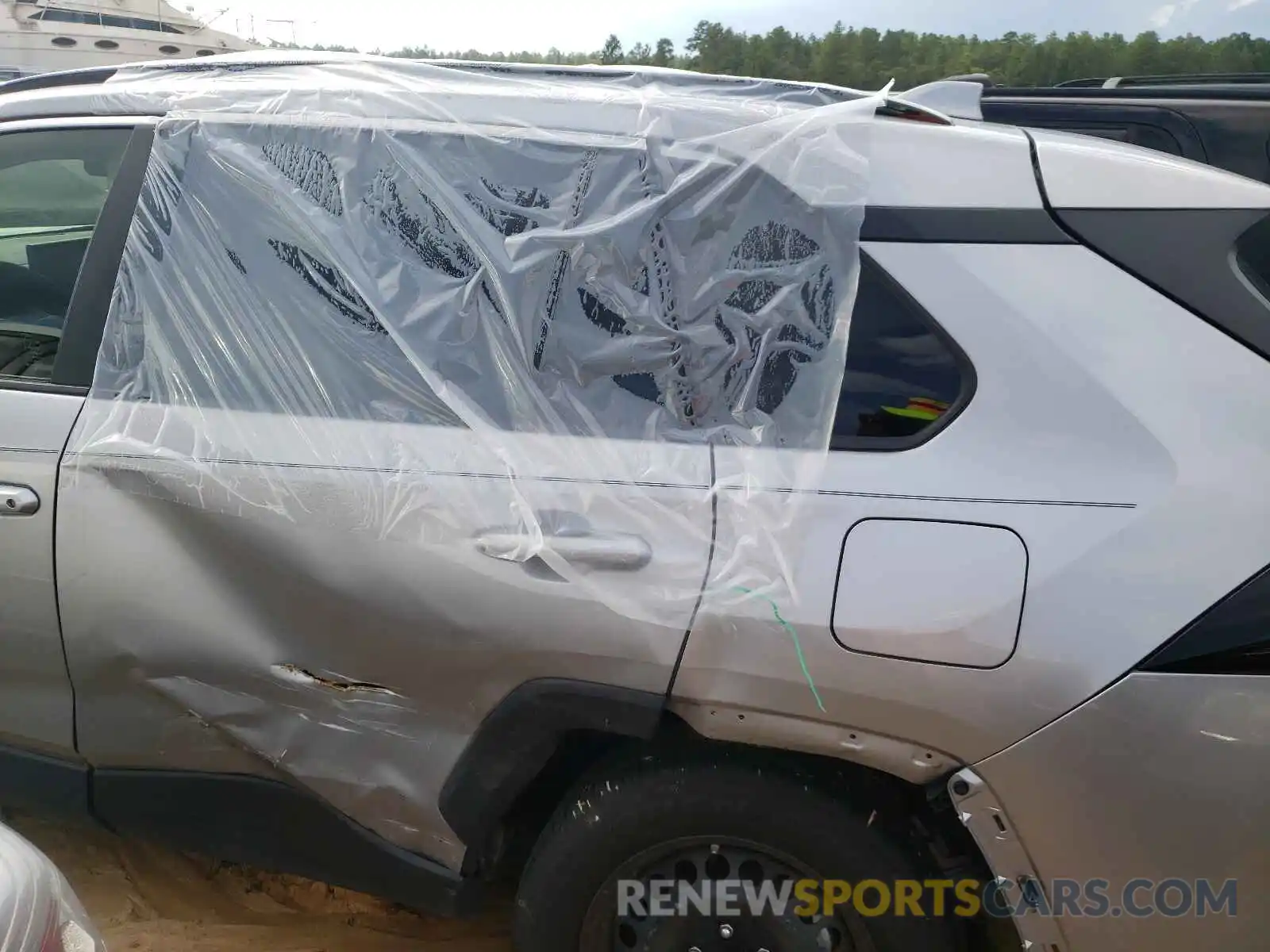 10 Photograph of a damaged car JTMK1RFV9KD035452 TOYOTA RAV4 2019