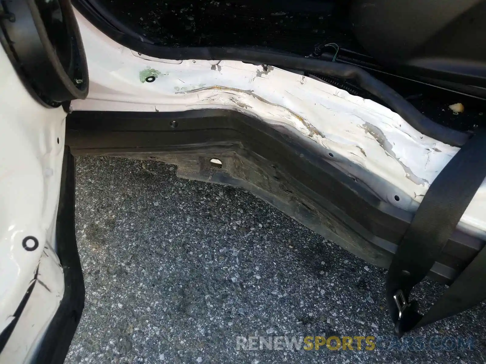 9 Photograph of a damaged car JTMK1RFV9KD500005 TOYOTA RAV4 2019