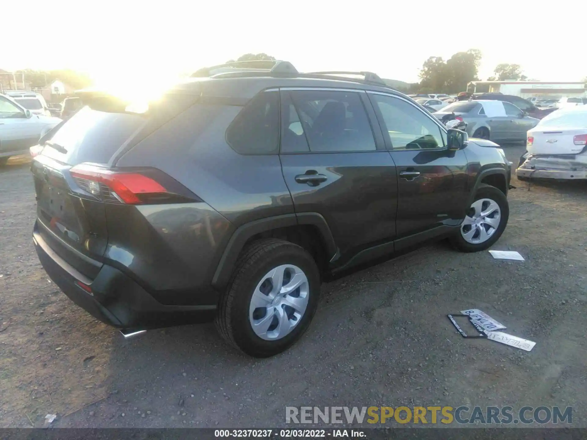 4 Photograph of a damaged car JTMK1RFV9KJ006020 TOYOTA RAV4 2019