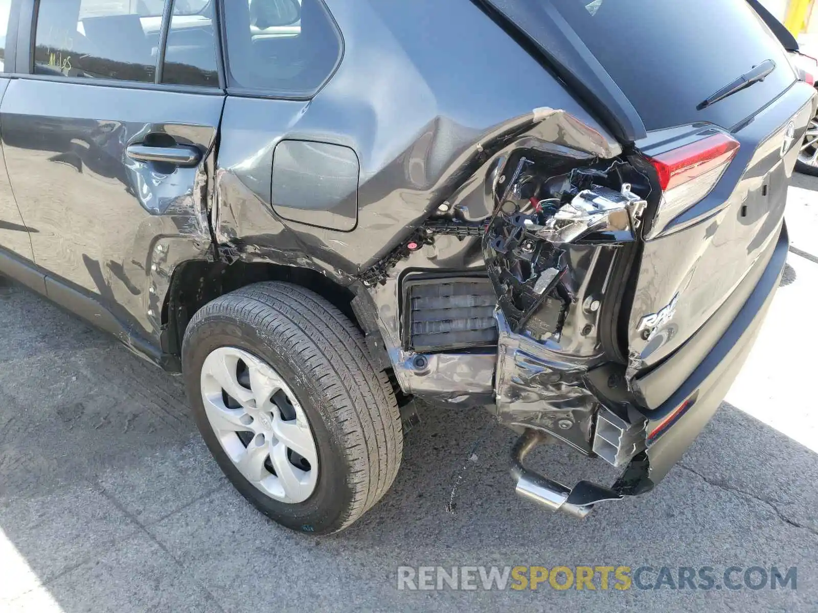 9 Photograph of a damaged car JTMK1RFVXKD002055 TOYOTA RAV4 2019