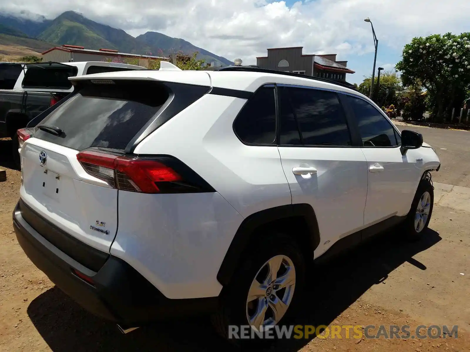 4 Photograph of a damaged car JTMLWRFV0KD003978 TOYOTA RAV4 2019