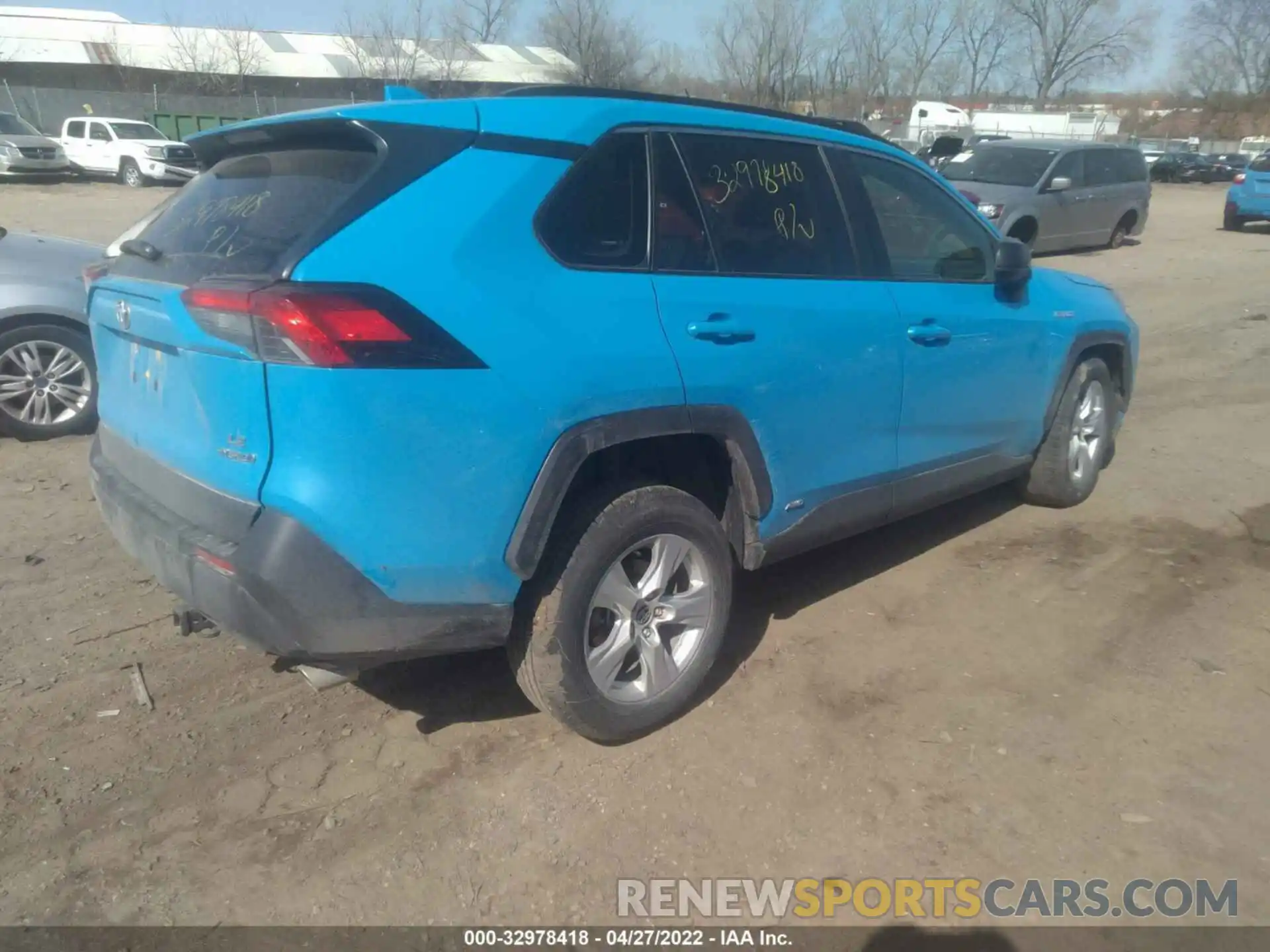 4 Photograph of a damaged car JTMLWRFV0KD028413 TOYOTA RAV4 2019