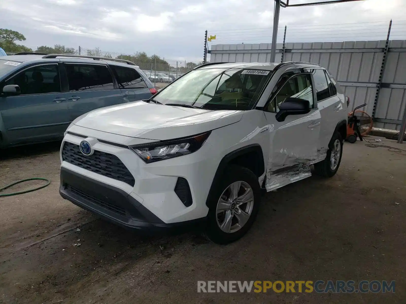 2 Photograph of a damaged car JTMLWRFV1KD030008 TOYOTA RAV4 2019