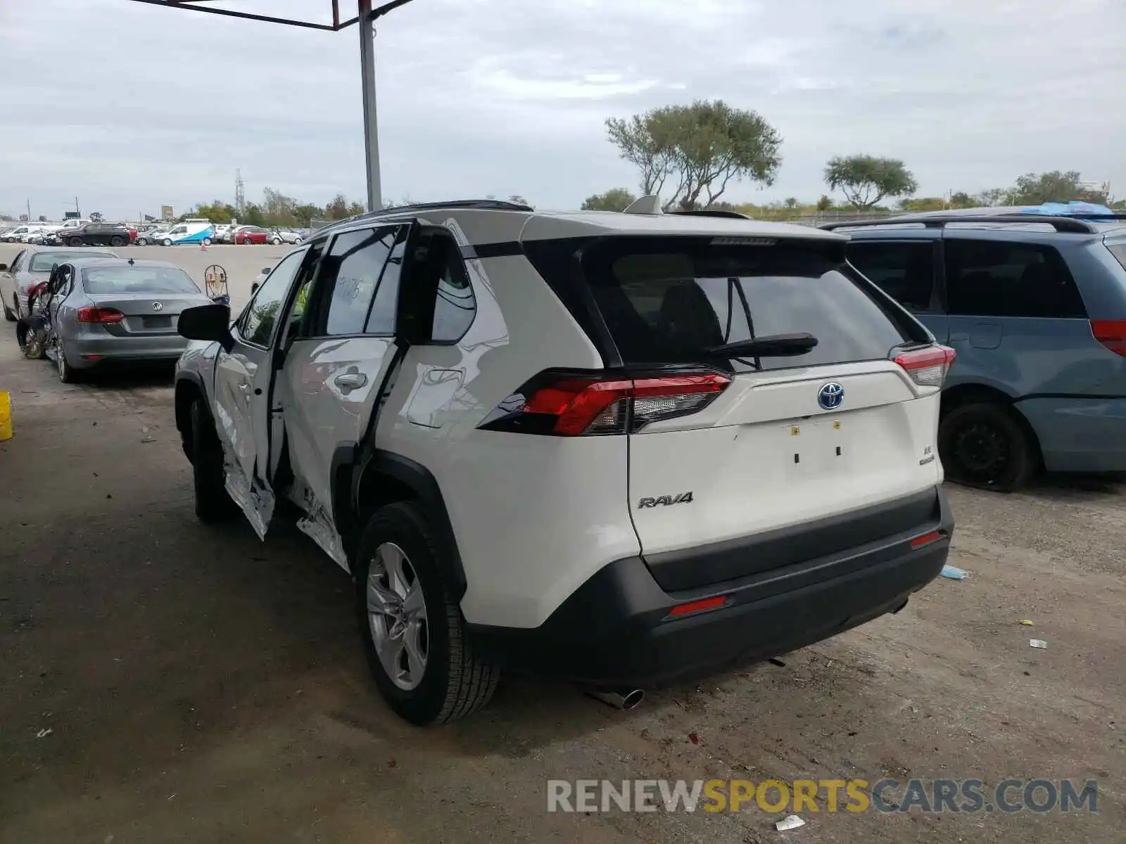 3 Photograph of a damaged car JTMLWRFV1KD030008 TOYOTA RAV4 2019