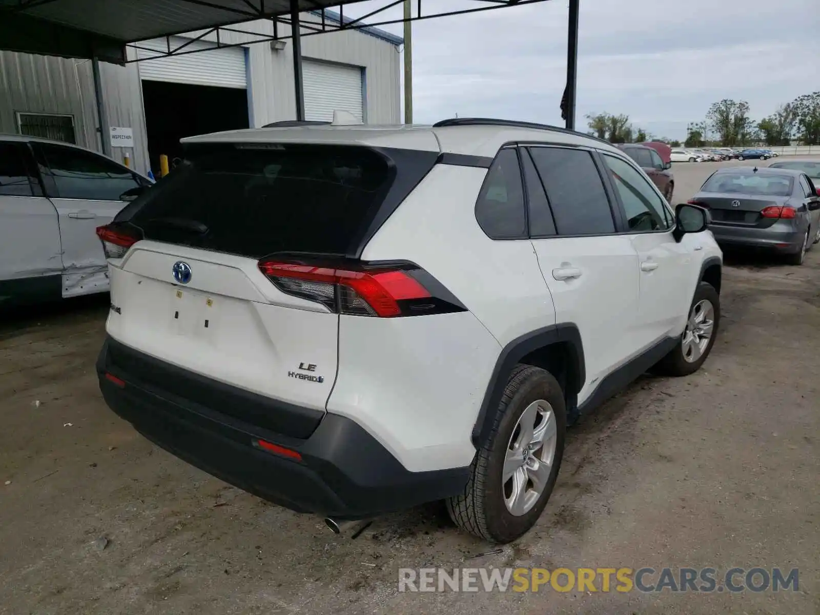 4 Photograph of a damaged car JTMLWRFV1KD030008 TOYOTA RAV4 2019