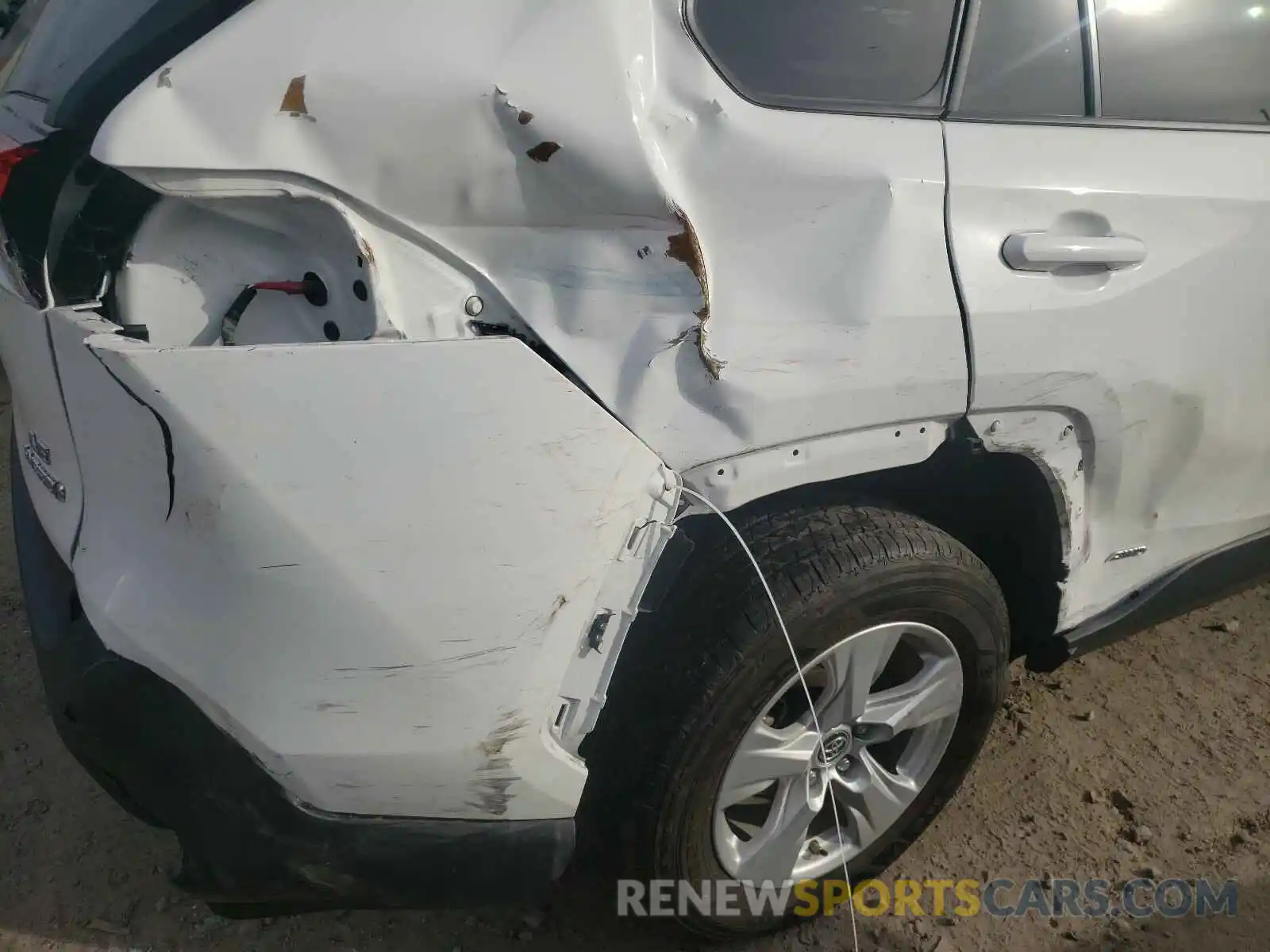 9 Photograph of a damaged car JTMLWRFV2KD012326 TOYOTA RAV4 2019