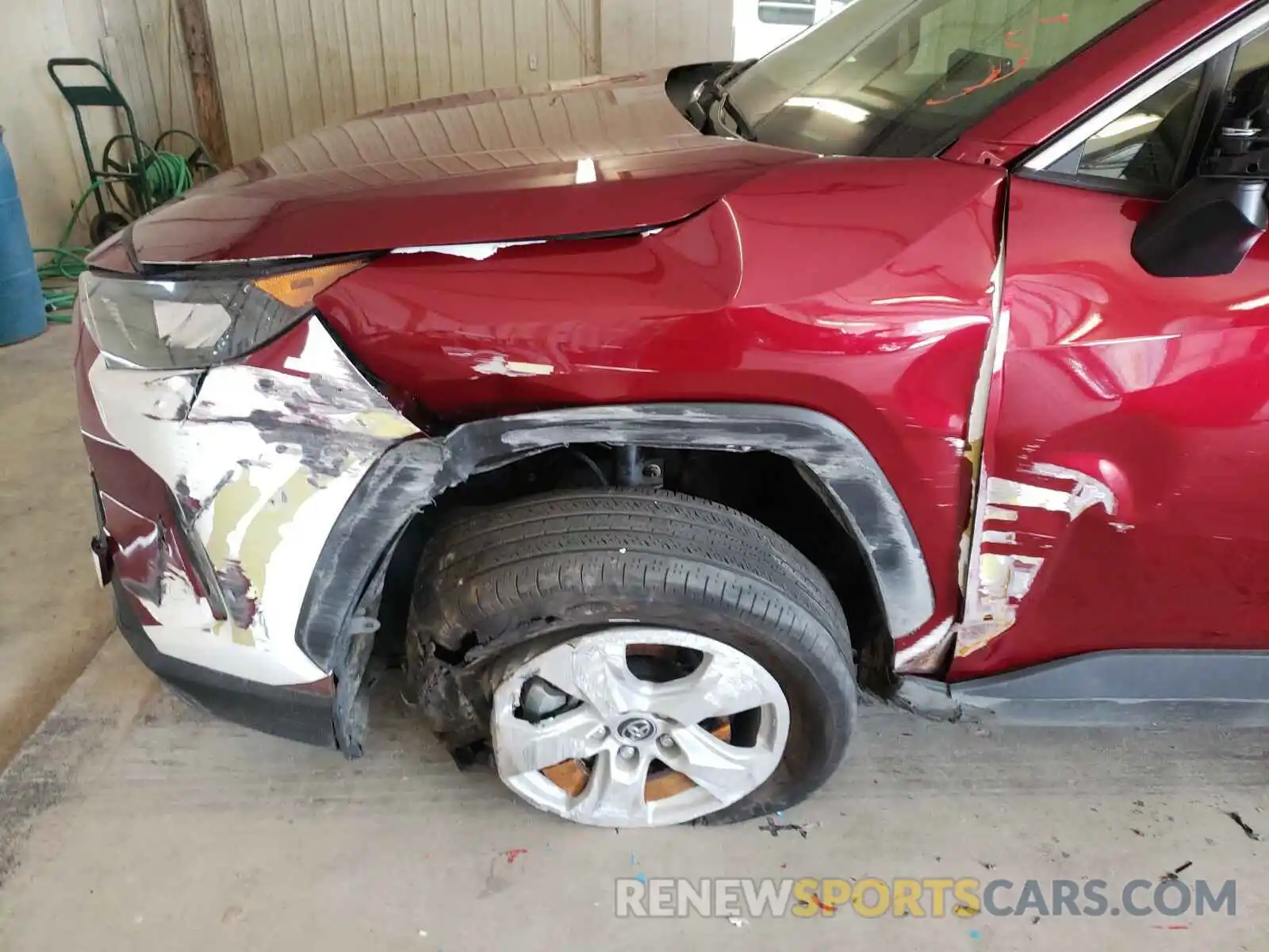 9 Photograph of a damaged car JTMLWRFV2KD035394 TOYOTA RAV4 2019