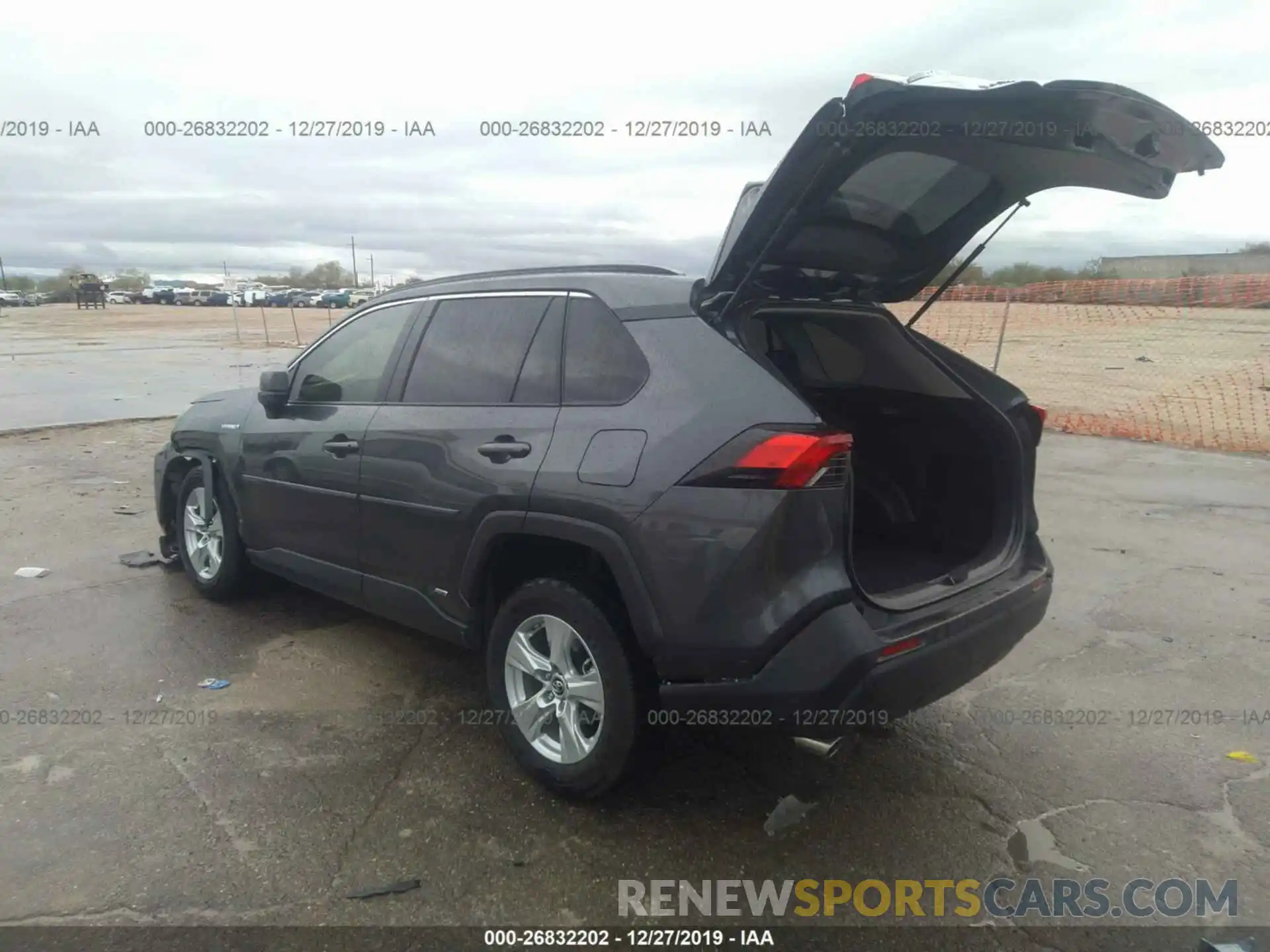 3 Фотография поврежденного автомобиля JTMLWRFV2KD502569 TOYOTA RAV4 2019