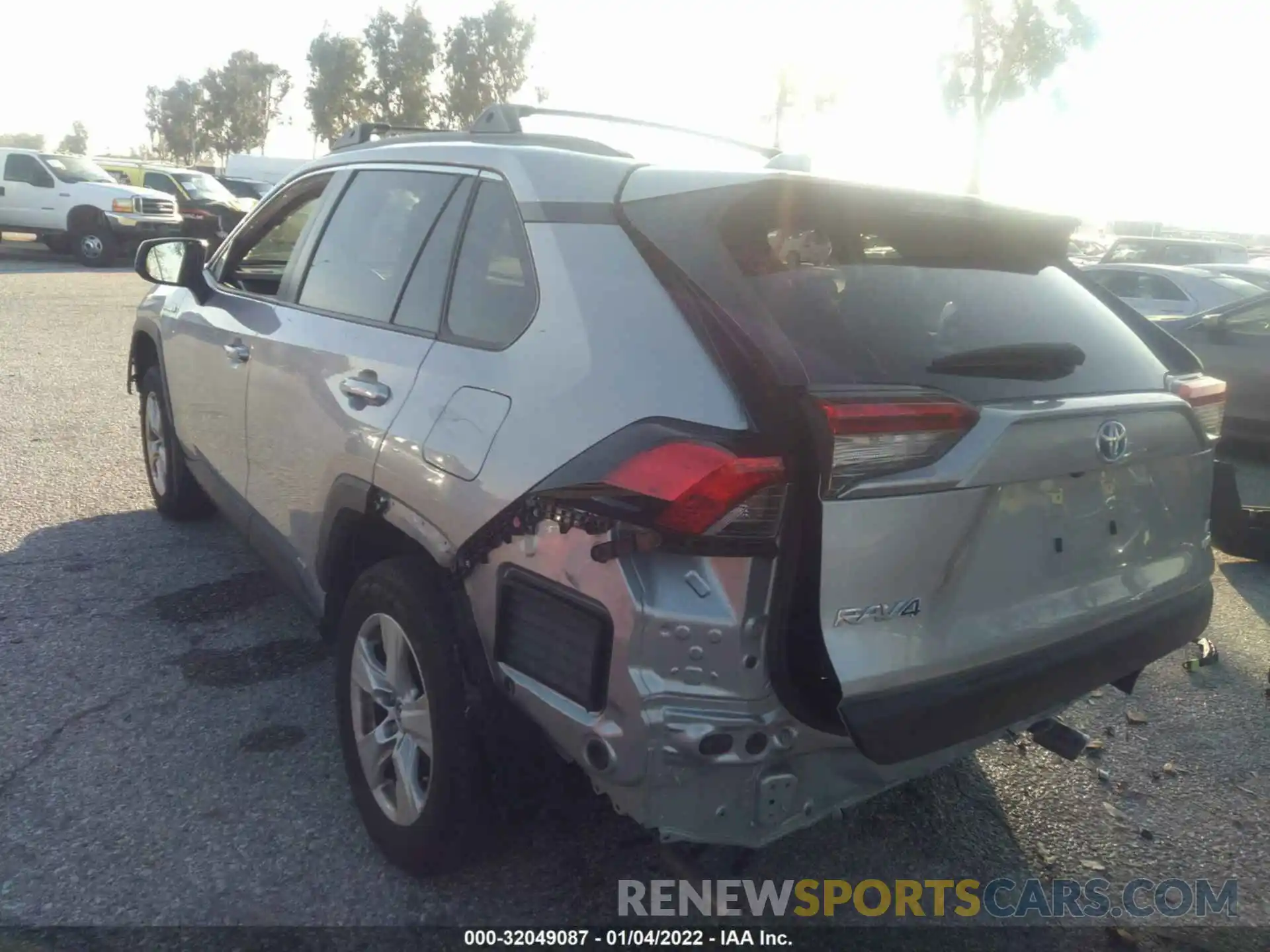 3 Photograph of a damaged car JTMLWRFV3KD033105 TOYOTA RAV4 2019