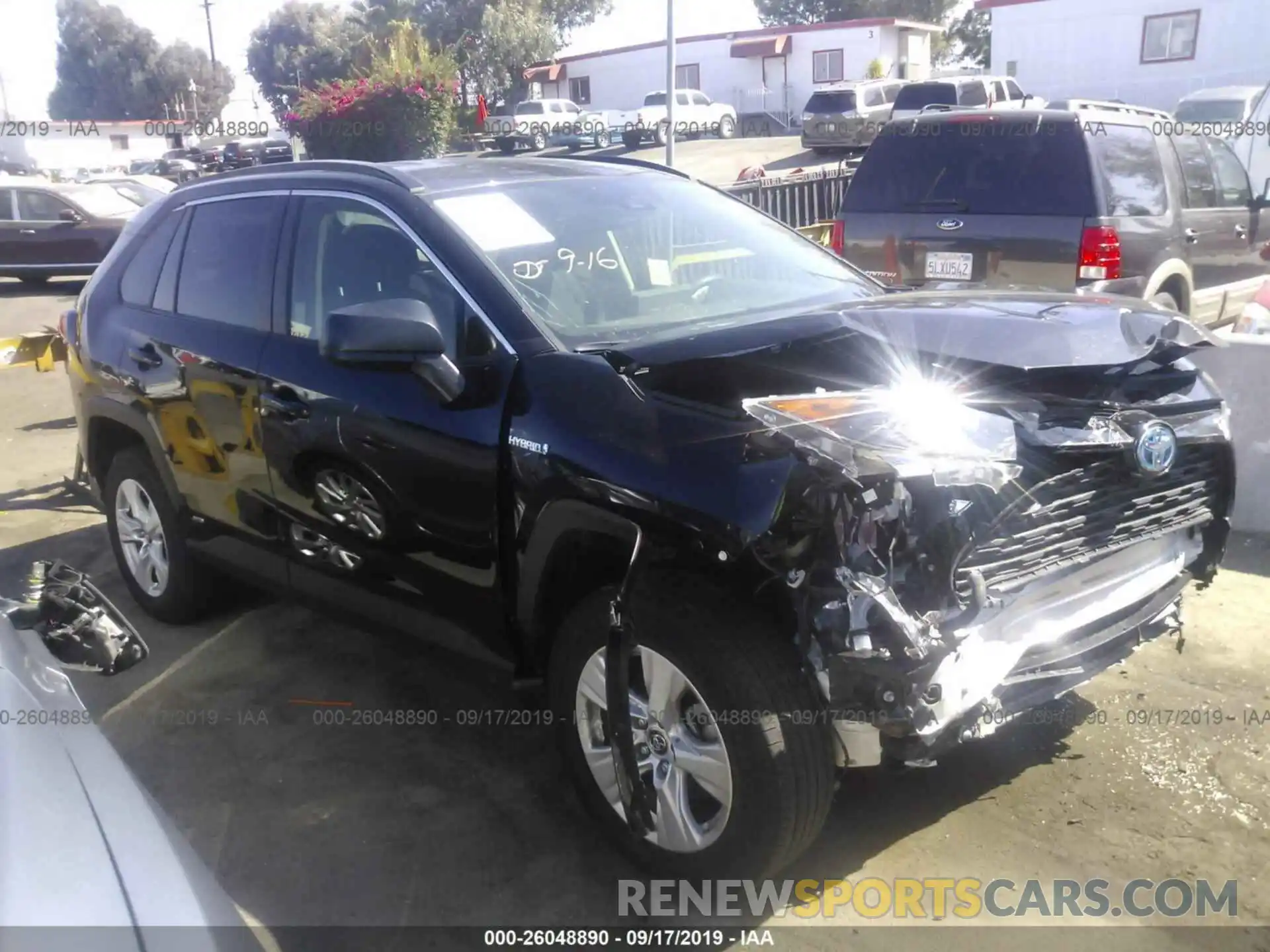 1 Photograph of a damaged car JTMLWRFV5KD014927 TOYOTA RAV4 2019