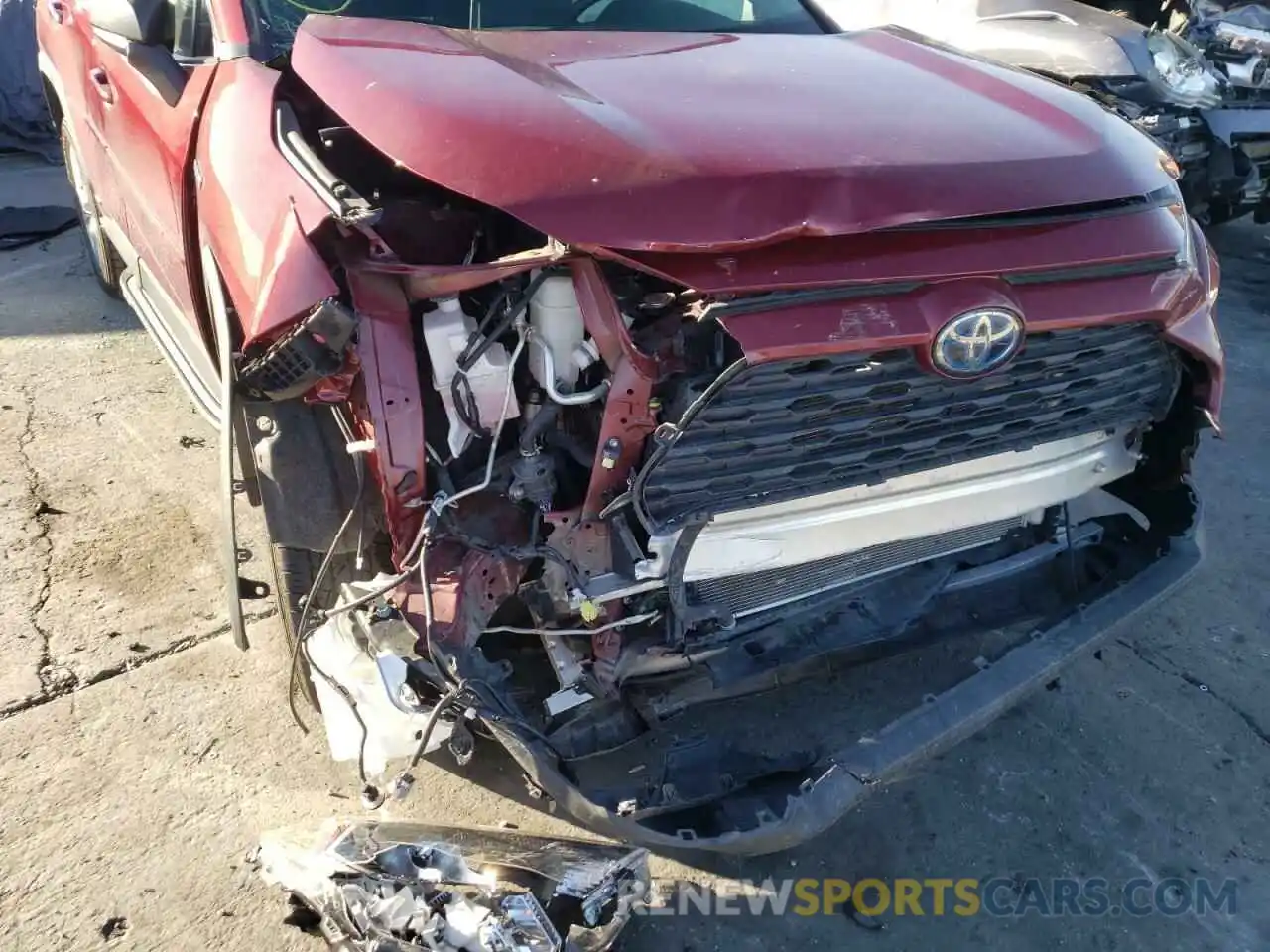 9 Photograph of a damaged car JTMLWRFV6KD027024 TOYOTA RAV4 2019