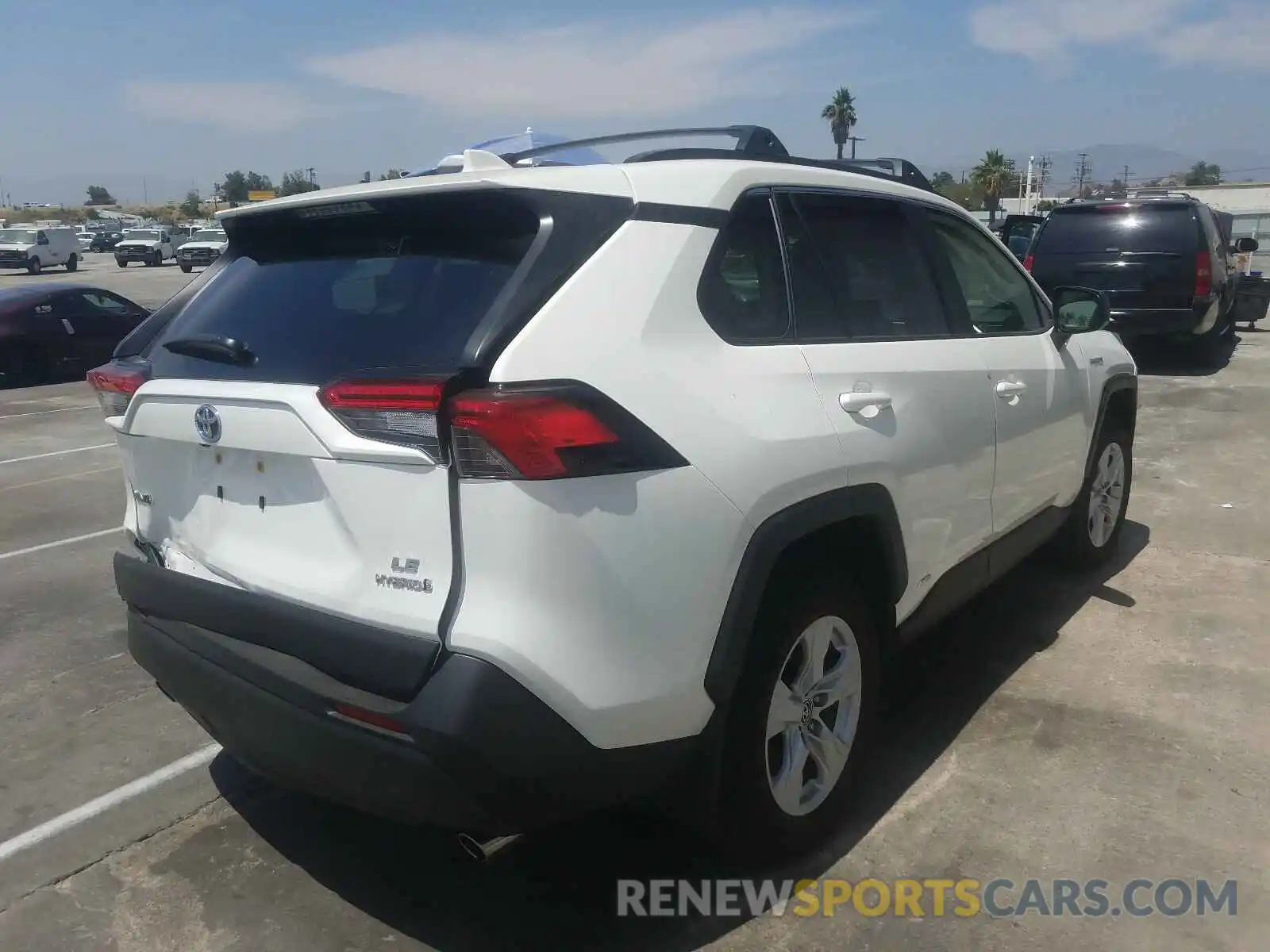 4 Photograph of a damaged car JTMLWRFV9KD029754 TOYOTA RAV4 2019