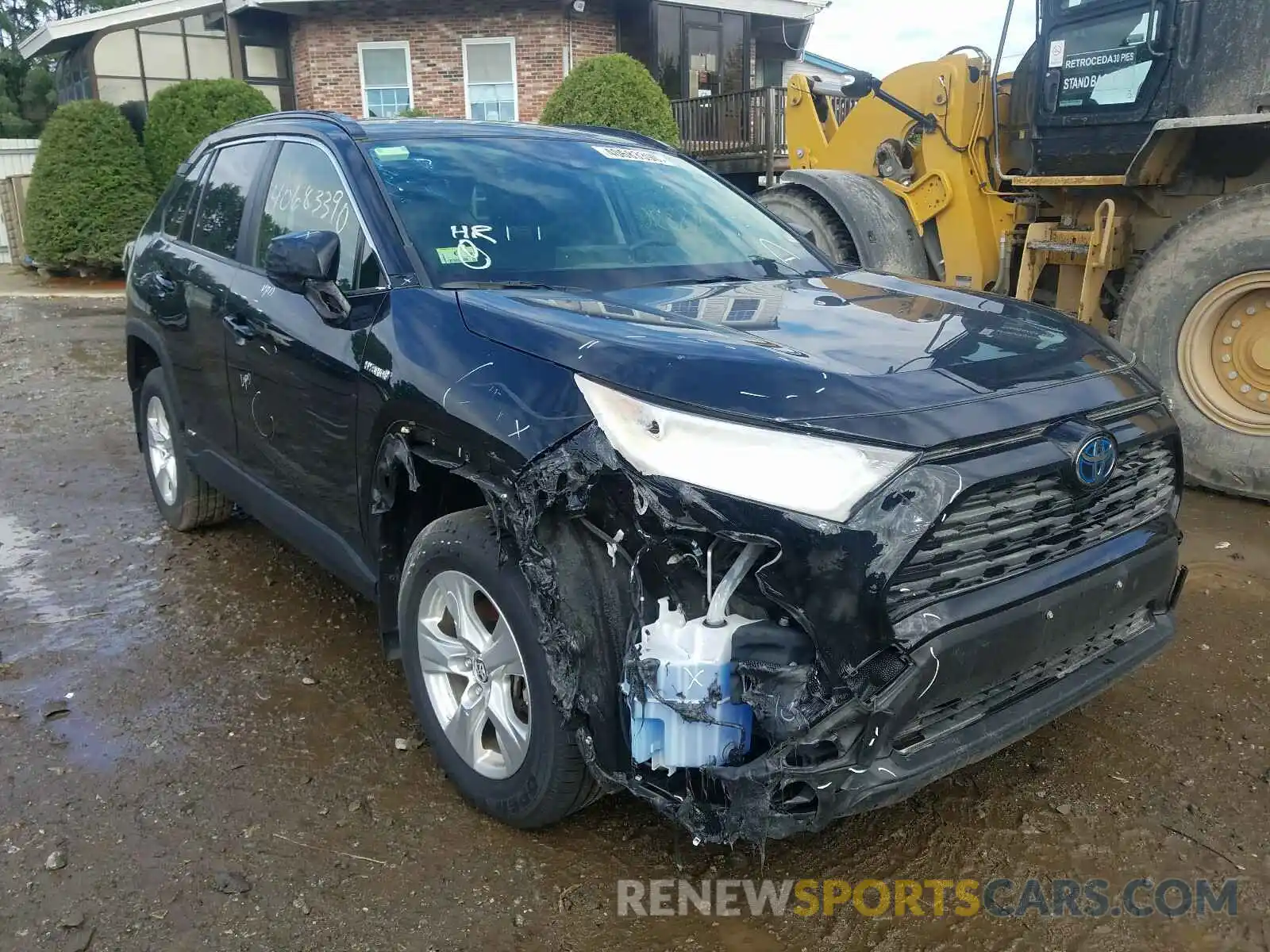 1 Photograph of a damaged car JTMLWRFV9KJ009957 TOYOTA RAV4 2019