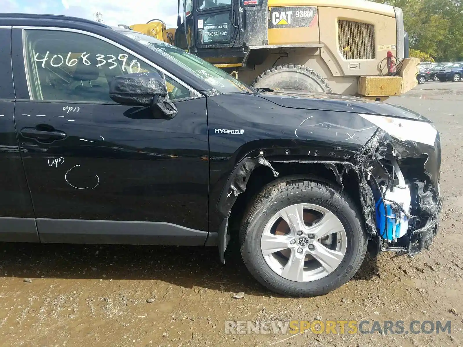 9 Photograph of a damaged car JTMLWRFV9KJ009957 TOYOTA RAV4 2019