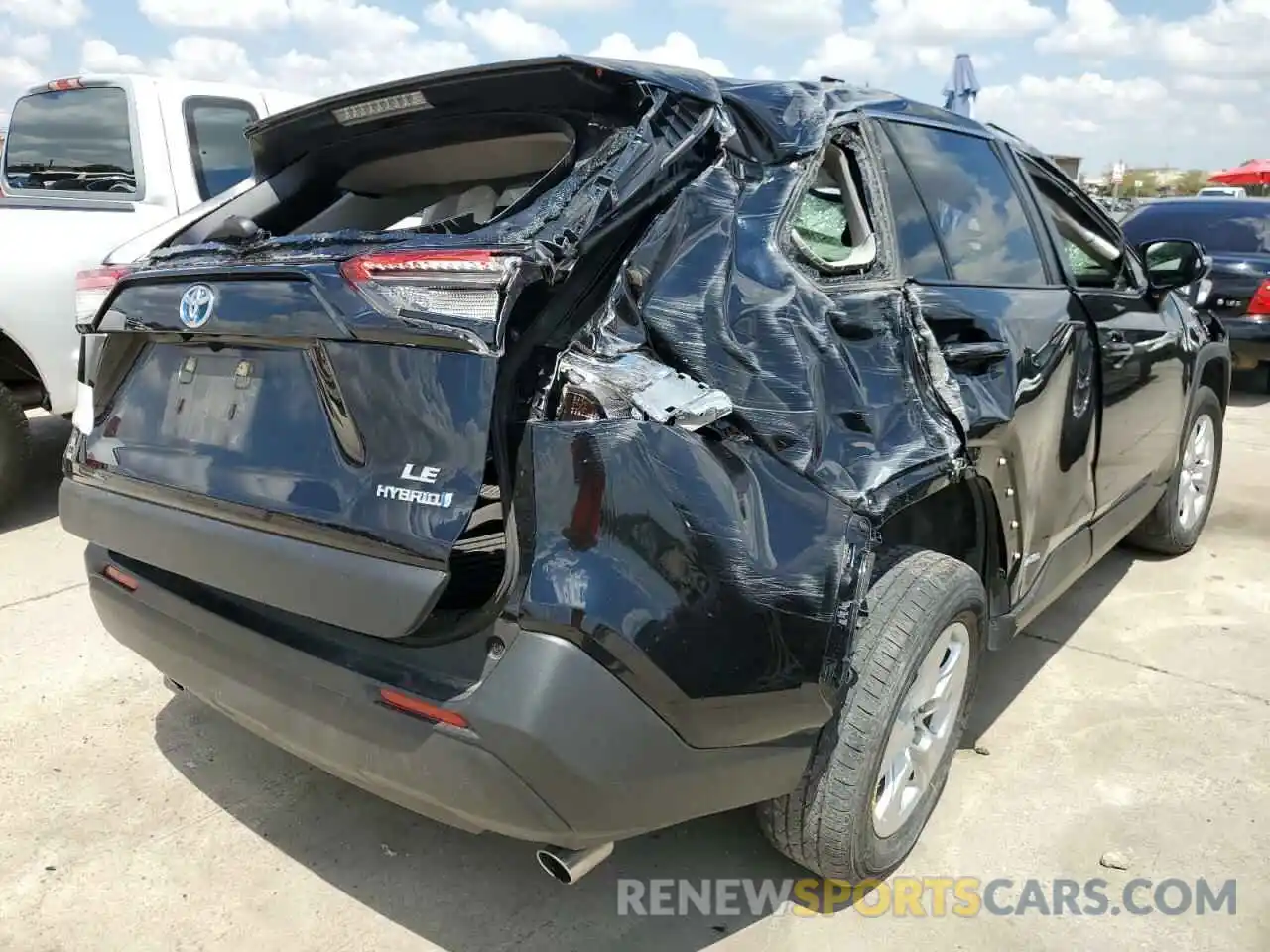 4 Photograph of a damaged car JTMMWRFV0KD015746 TOYOTA RAV4 2019