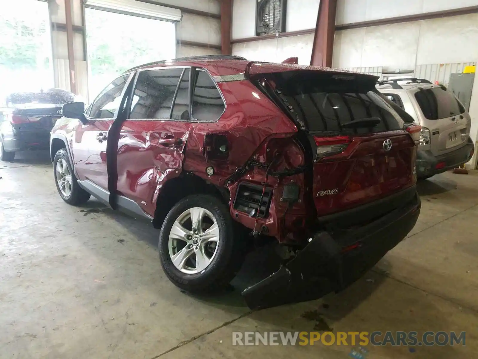 3 Photograph of a damaged car JTMMWRFV0KJ020379 TOYOTA RAV4 2019