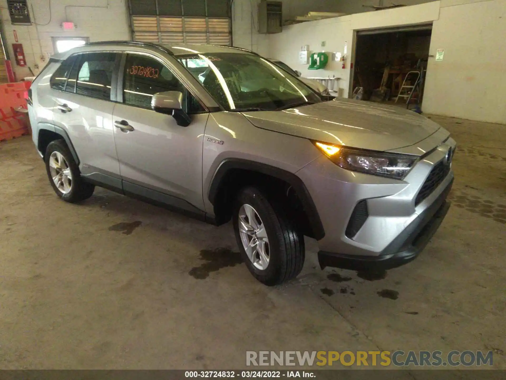 1 Photograph of a damaged car JTMMWRFV1KD007798 TOYOTA RAV4 2019