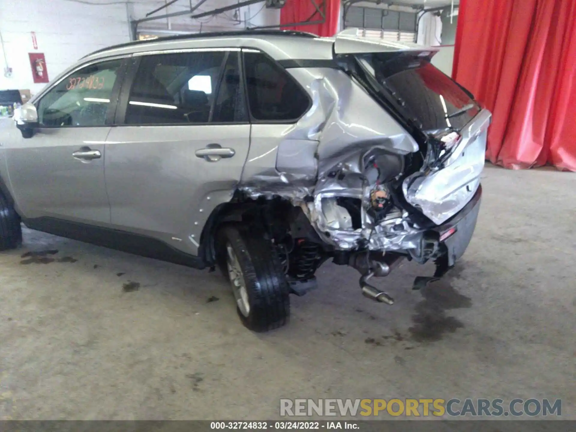 6 Photograph of a damaged car JTMMWRFV1KD007798 TOYOTA RAV4 2019