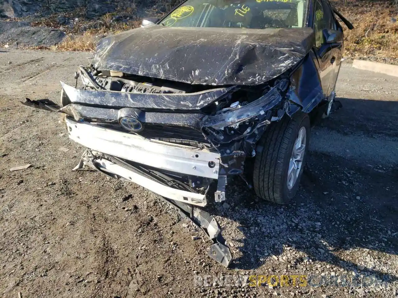 9 Photograph of a damaged car JTMMWRFV1KD021412 TOYOTA RAV4 2019