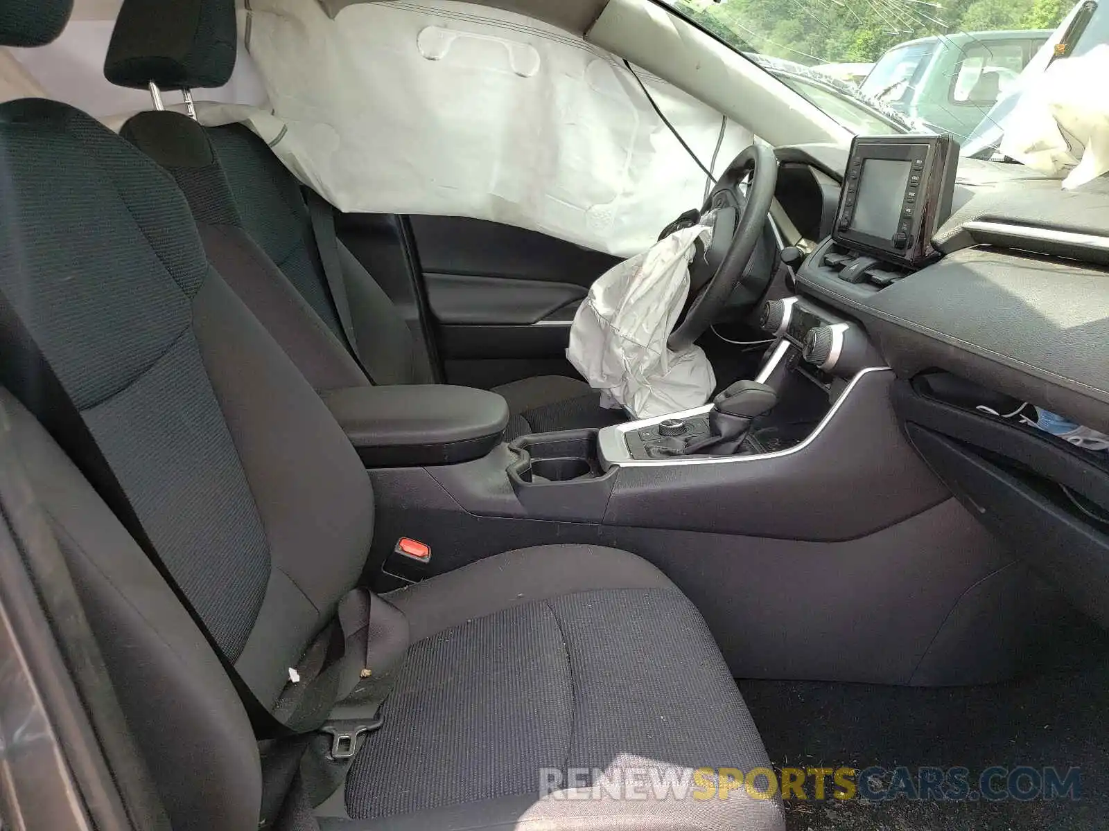 5 Photograph of a damaged car JTMMWRFV1KD034497 TOYOTA RAV4 2019