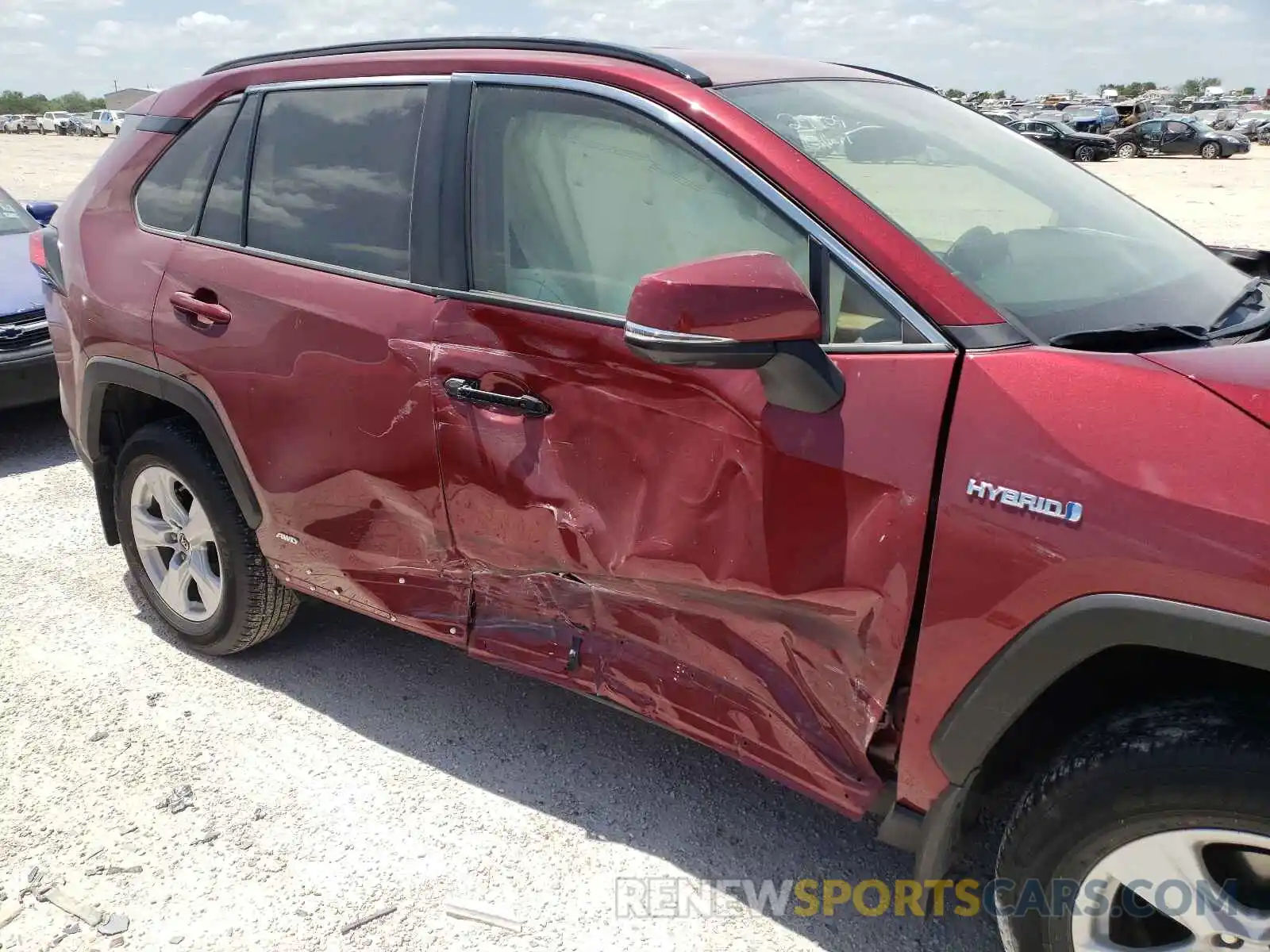 9 Photograph of a damaged car JTMMWRFV2KD007809 TOYOTA RAV4 2019