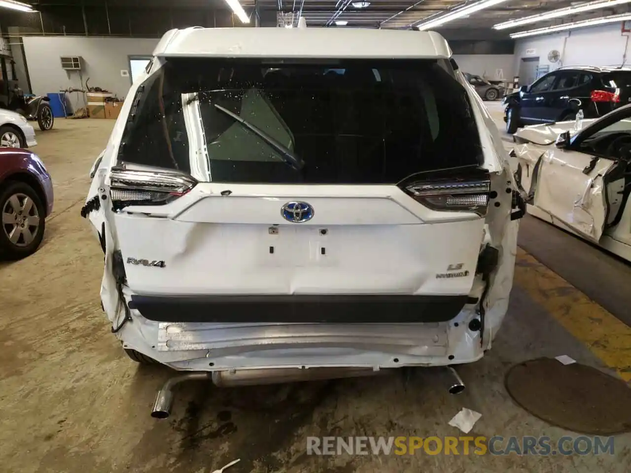 9 Photograph of a damaged car JTMMWRFV2KD011245 TOYOTA RAV4 2019