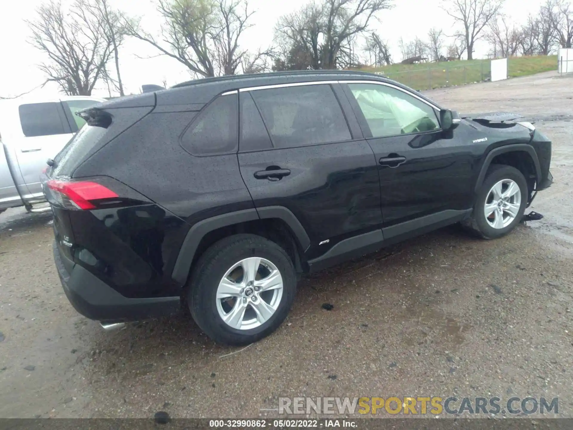 4 Photograph of a damaged car JTMMWRFV2KD013691 TOYOTA RAV4 2019