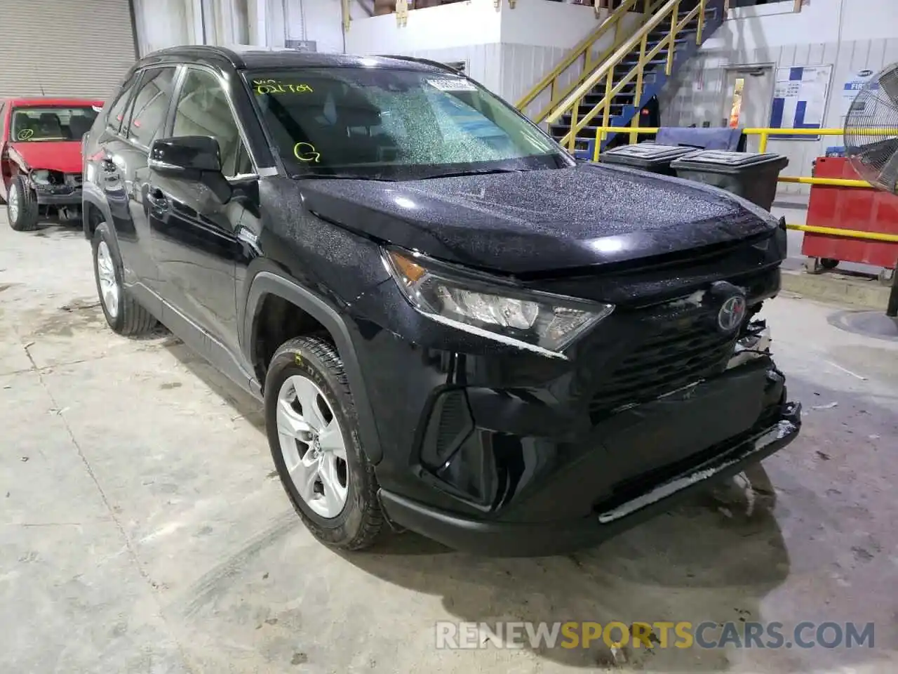 1 Photograph of a damaged car JTMMWRFV2KD021709 TOYOTA RAV4 2019