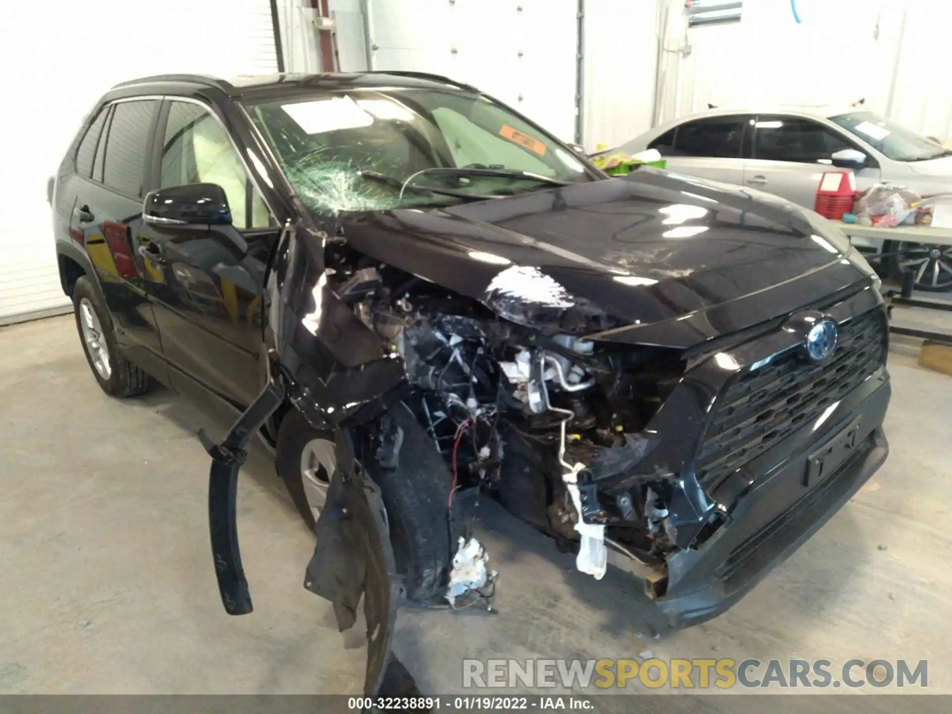 1 Photograph of a damaged car JTMMWRFV2KD511387 TOYOTA RAV4 2019