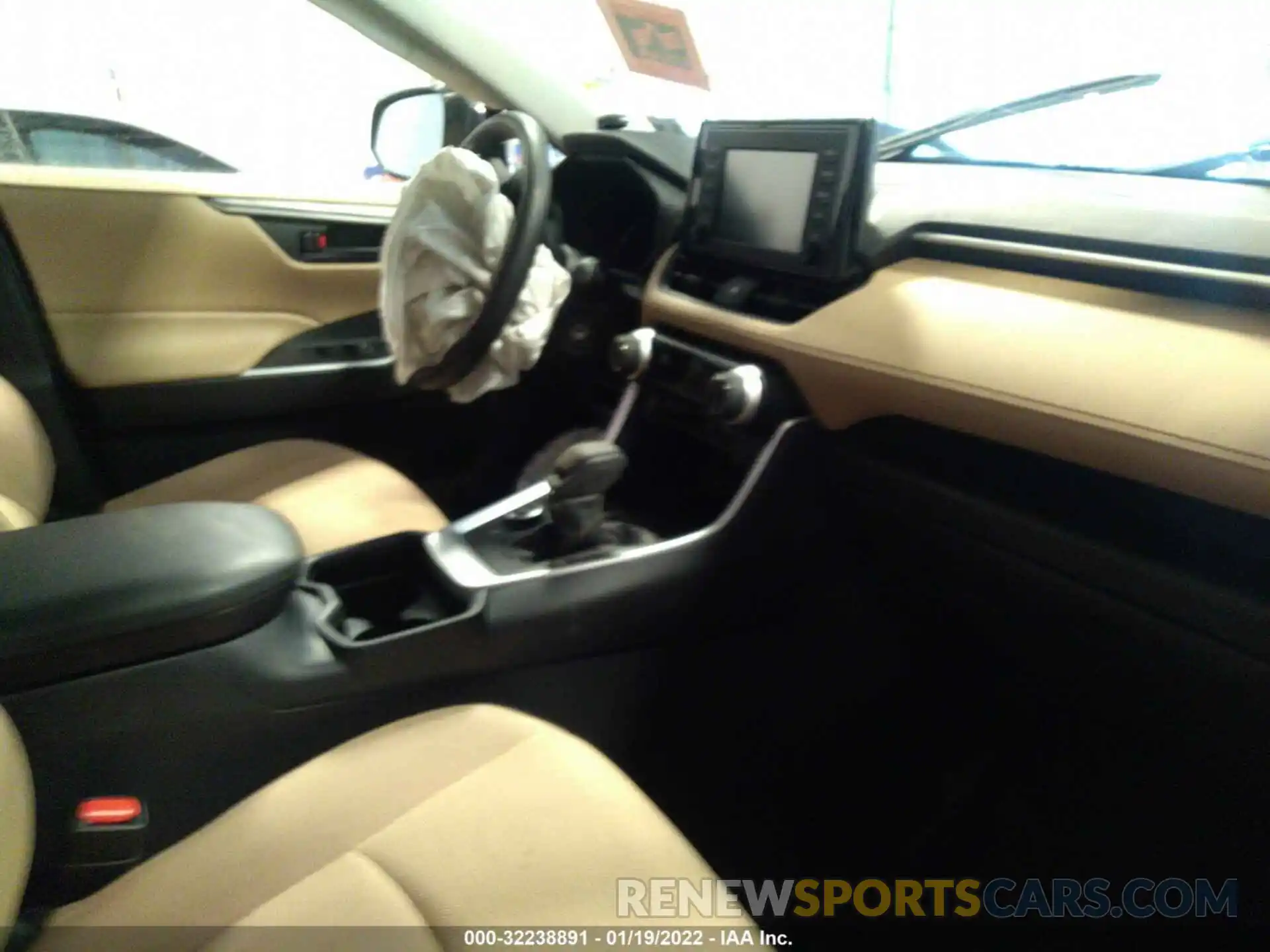 5 Фотография поврежденного автомобиля JTMMWRFV2KD511387 TOYOTA RAV4 2019