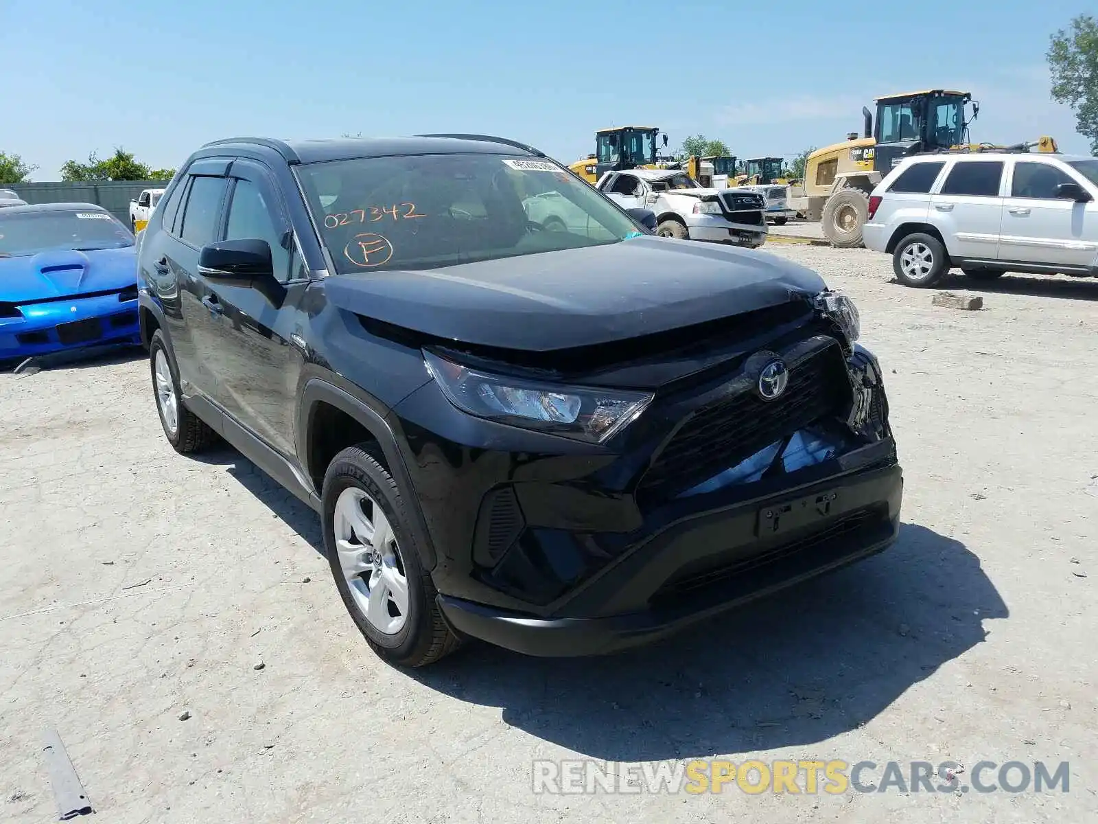 1 Photograph of a damaged car JTMMWRFV3KD027342 TOYOTA RAV4 2019