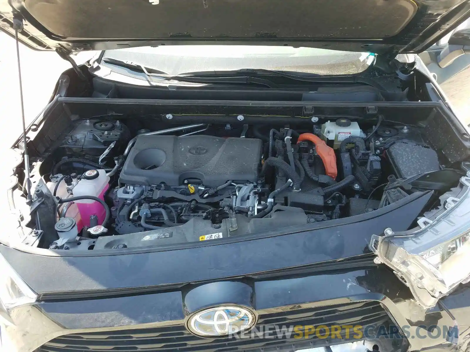 7 Photograph of a damaged car JTMMWRFV3KD027342 TOYOTA RAV4 2019