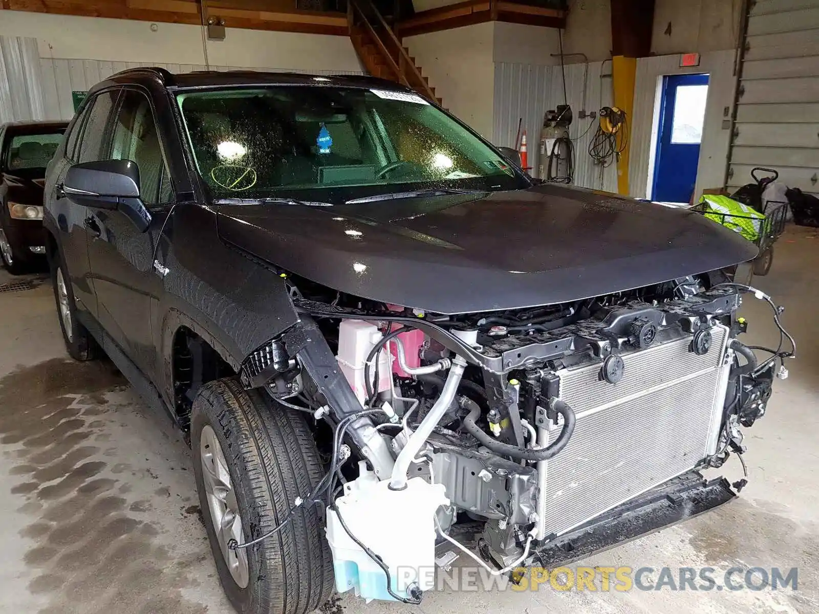 1 Photograph of a damaged car JTMMWRFV4KD012476 TOYOTA RAV4 2019