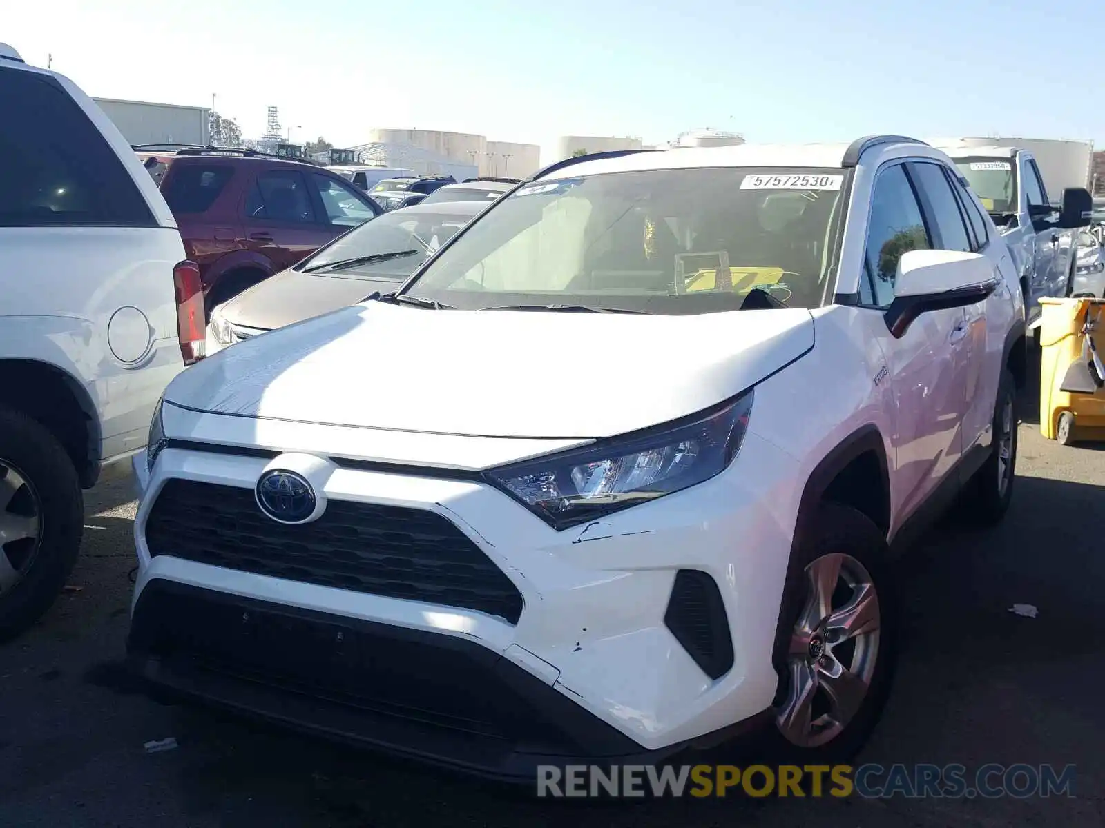 2 Photograph of a damaged car JTMMWRFV4KD017595 TOYOTA RAV4 2019