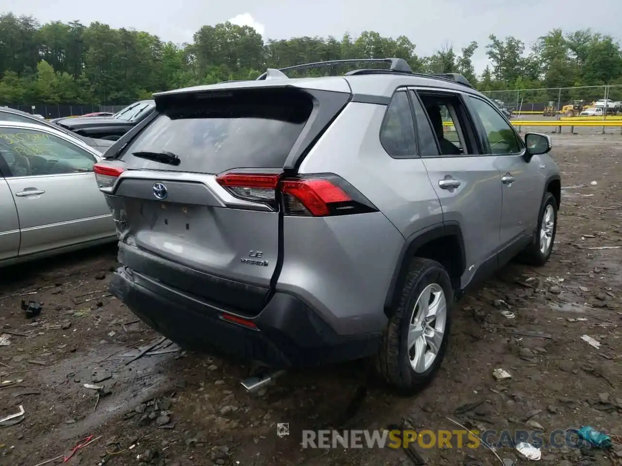 4 Photograph of a damaged car JTMMWRFV4KD020660 TOYOTA RAV4 2019