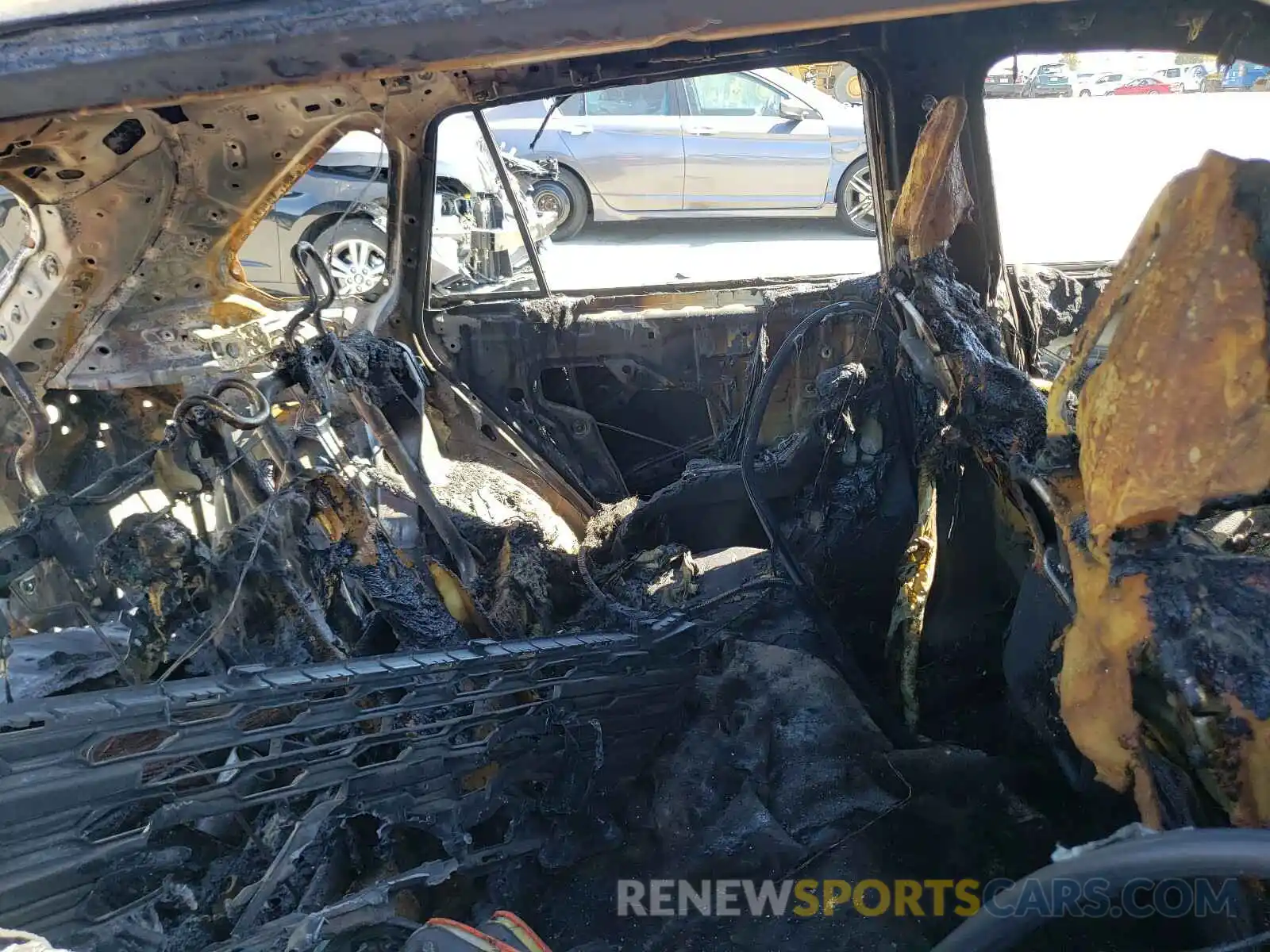6 Photograph of a damaged car JTMMWRFV4KD506045 TOYOTA RAV4 2019