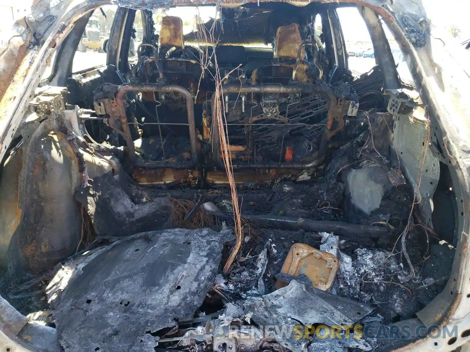 9 Photograph of a damaged car JTMMWRFV4KD506045 TOYOTA RAV4 2019