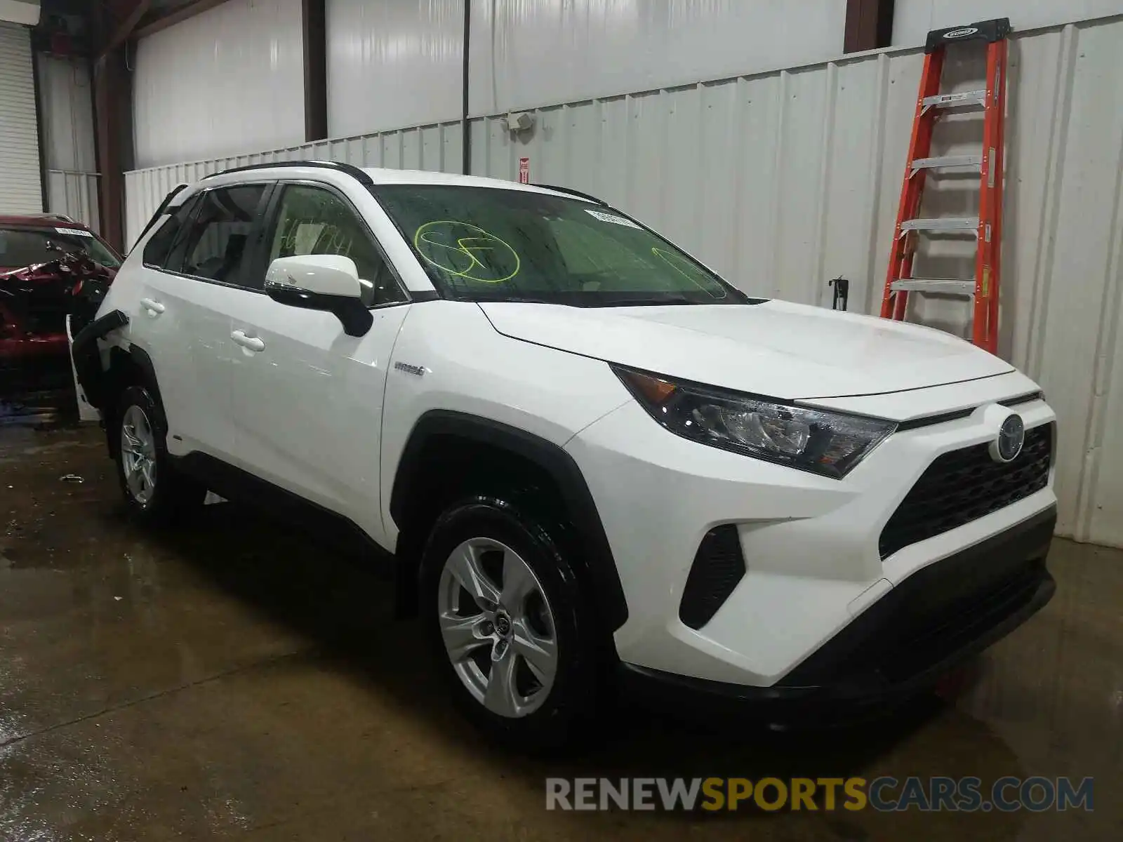 1 Photograph of a damaged car JTMMWRFV5KD008159 TOYOTA RAV4 2019