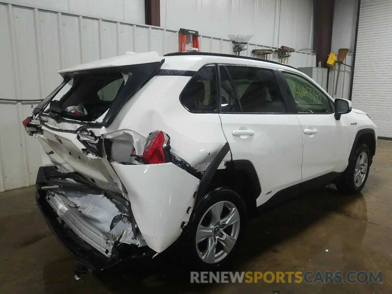 4 Photograph of a damaged car JTMMWRFV5KD008159 TOYOTA RAV4 2019