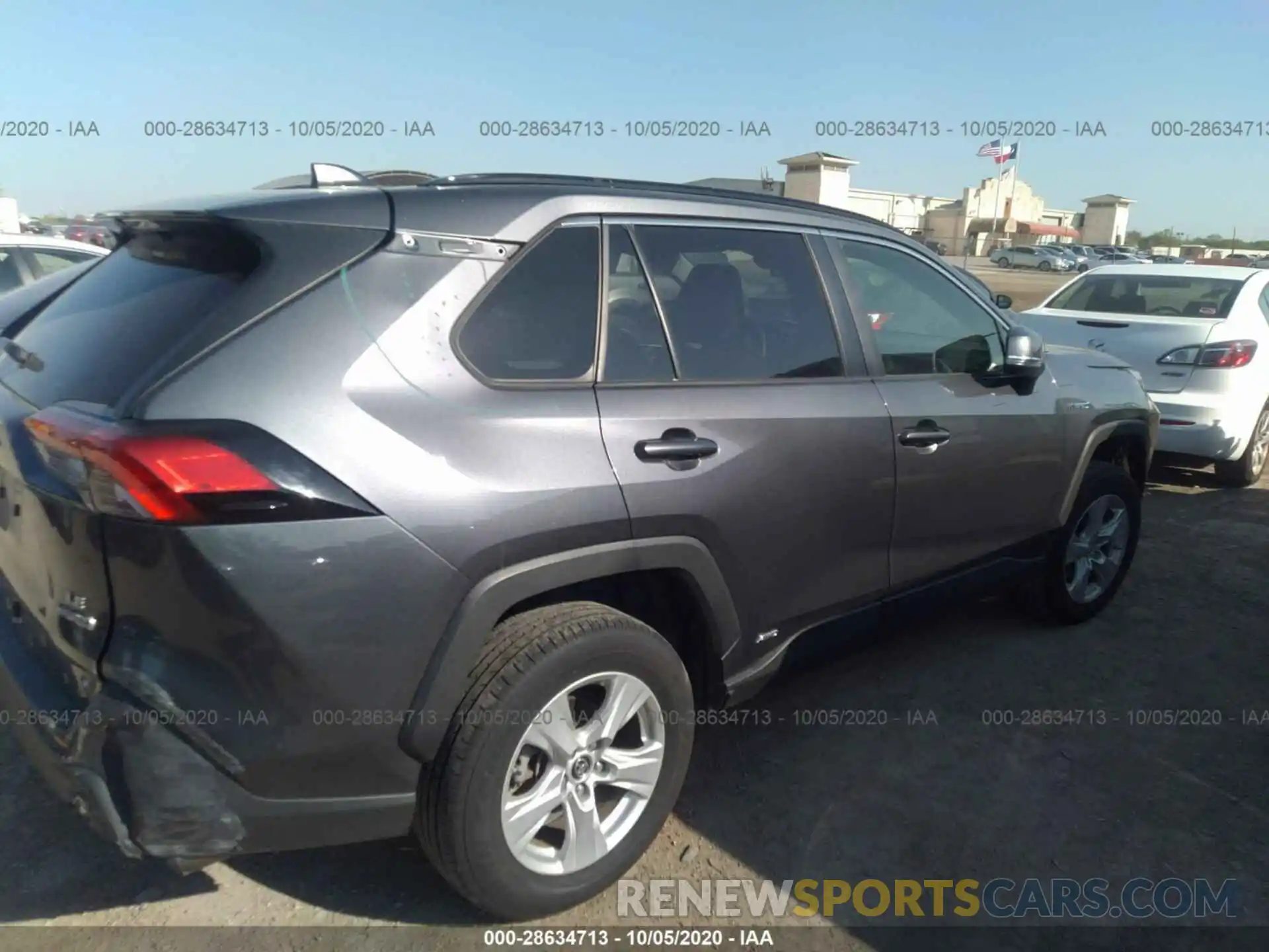 4 Photograph of a damaged car JTMMWRFV5KD500562 TOYOTA RAV4 2019