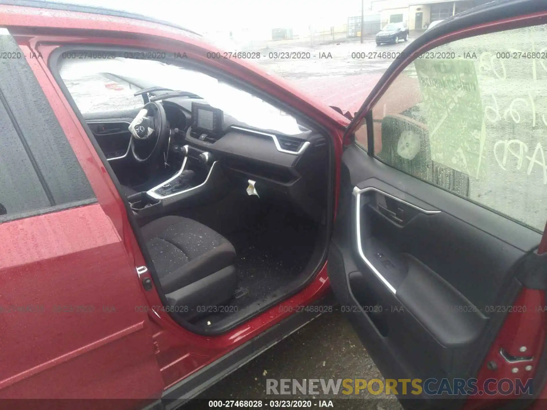 5 Photograph of a damaged car JTMMWRFV6KD009966 TOYOTA RAV4 2019