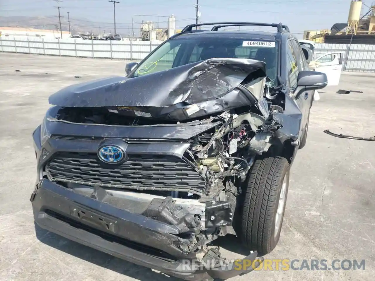 9 Photograph of a damaged car JTMMWRFV7KD003626 TOYOTA RAV4 2019