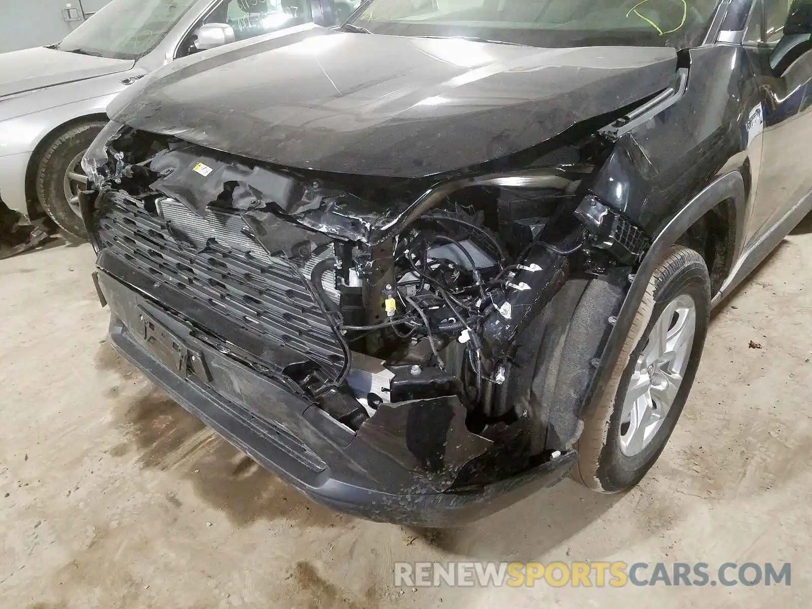 9 Photograph of a damaged car JTMMWRFV7KD013489 TOYOTA RAV4 2019