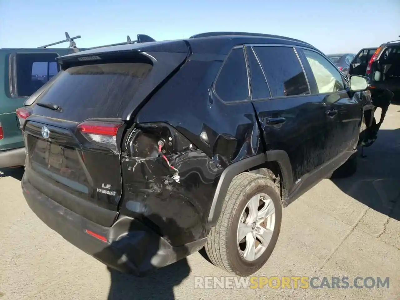 4 Photograph of a damaged car JTMMWRFV7KD017560 TOYOTA RAV4 2019