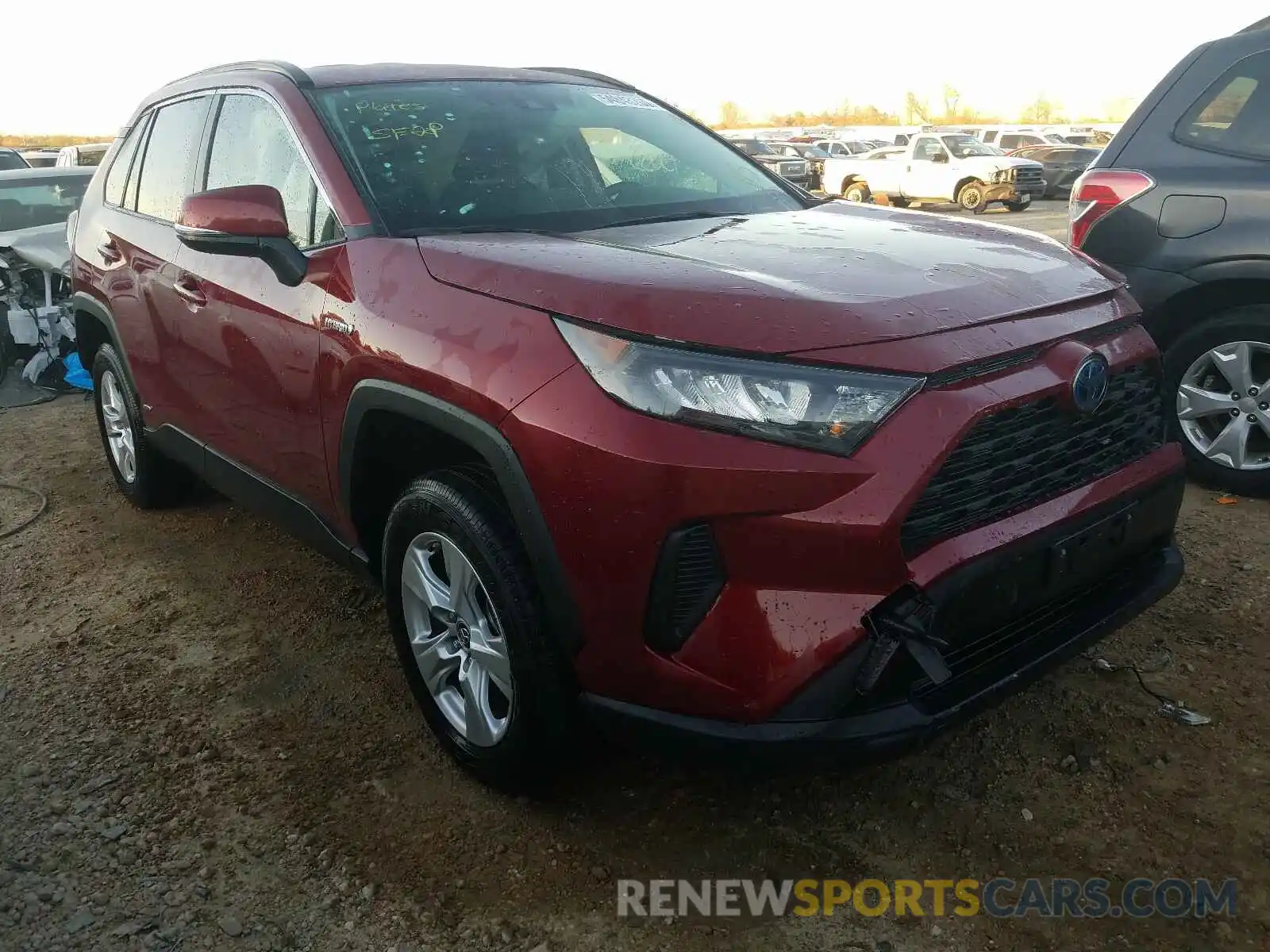 1 Photograph of a damaged car JTMMWRFV7KD503513 TOYOTA RAV4 2019