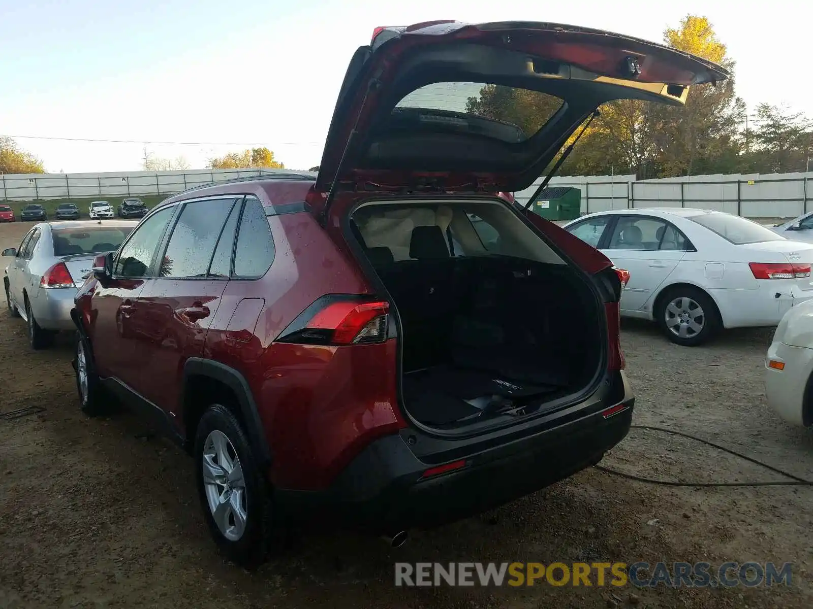 3 Photograph of a damaged car JTMMWRFV7KD503513 TOYOTA RAV4 2019